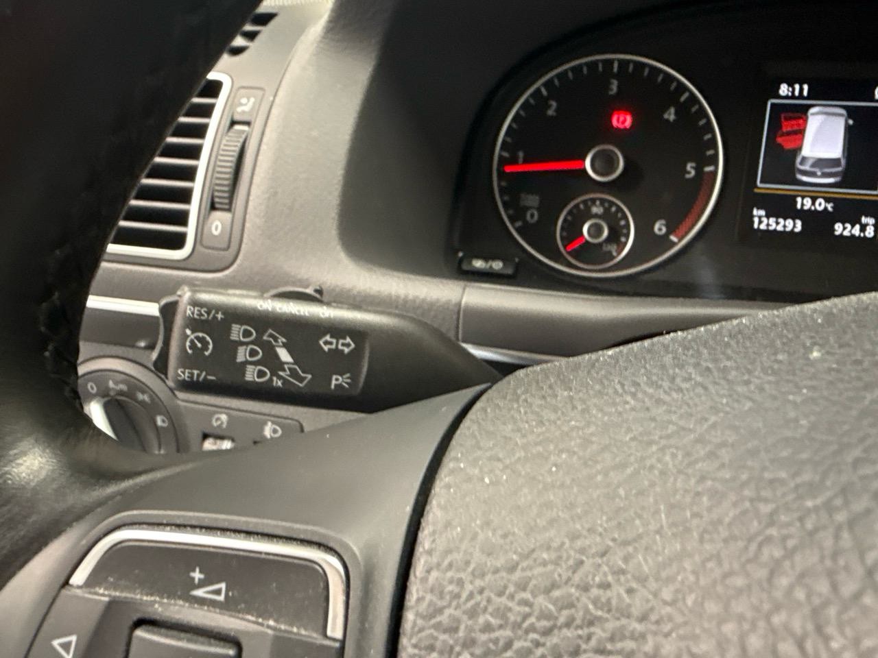 VW Touran 2.0 TDI BlueMotion Technology Highline-image-6
