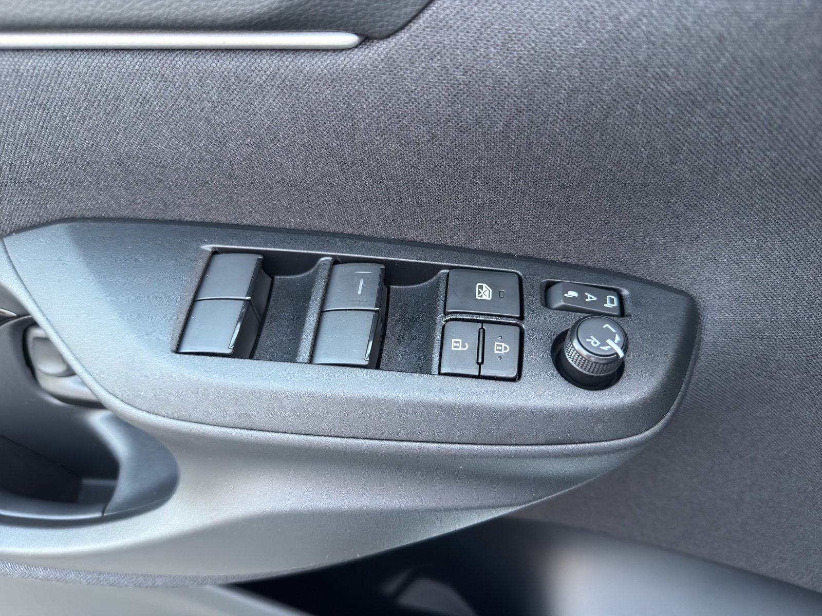 TOYOTA Yaris 1.5 Teamplayer e-CVT-image-22