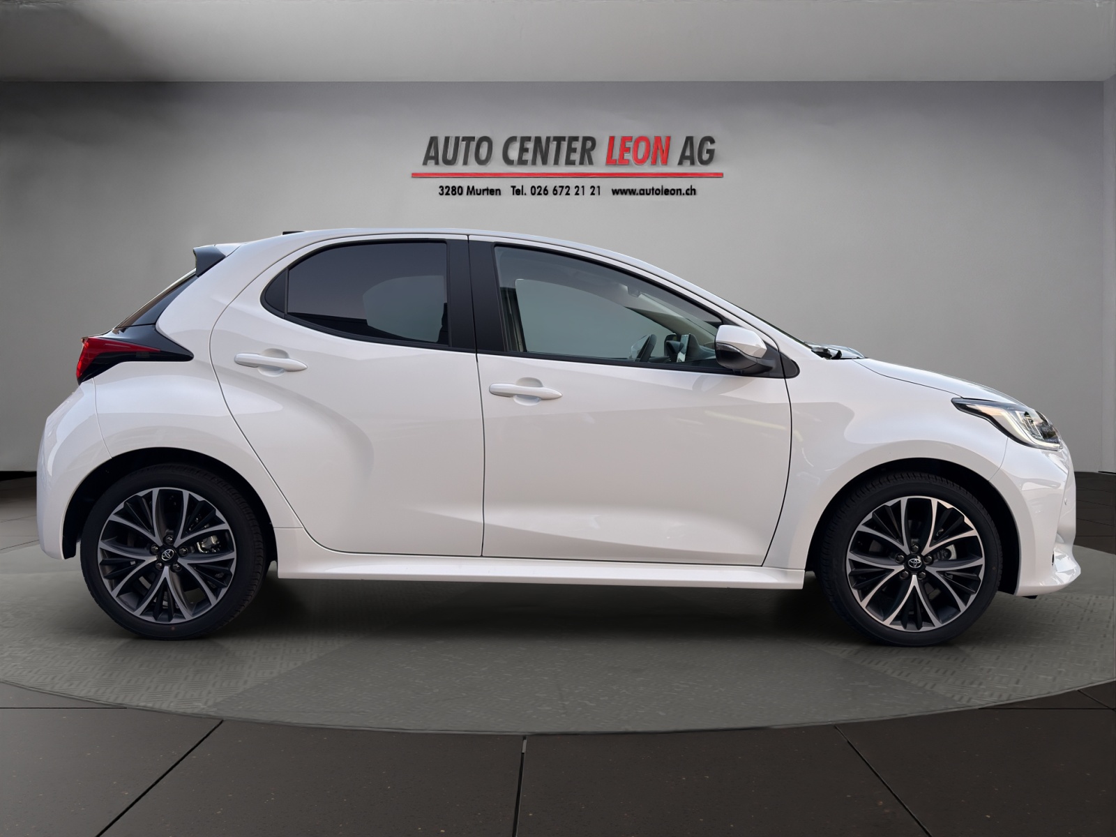 TOYOTA Yaris 1.5 Teamplayer e-CVT-image-6