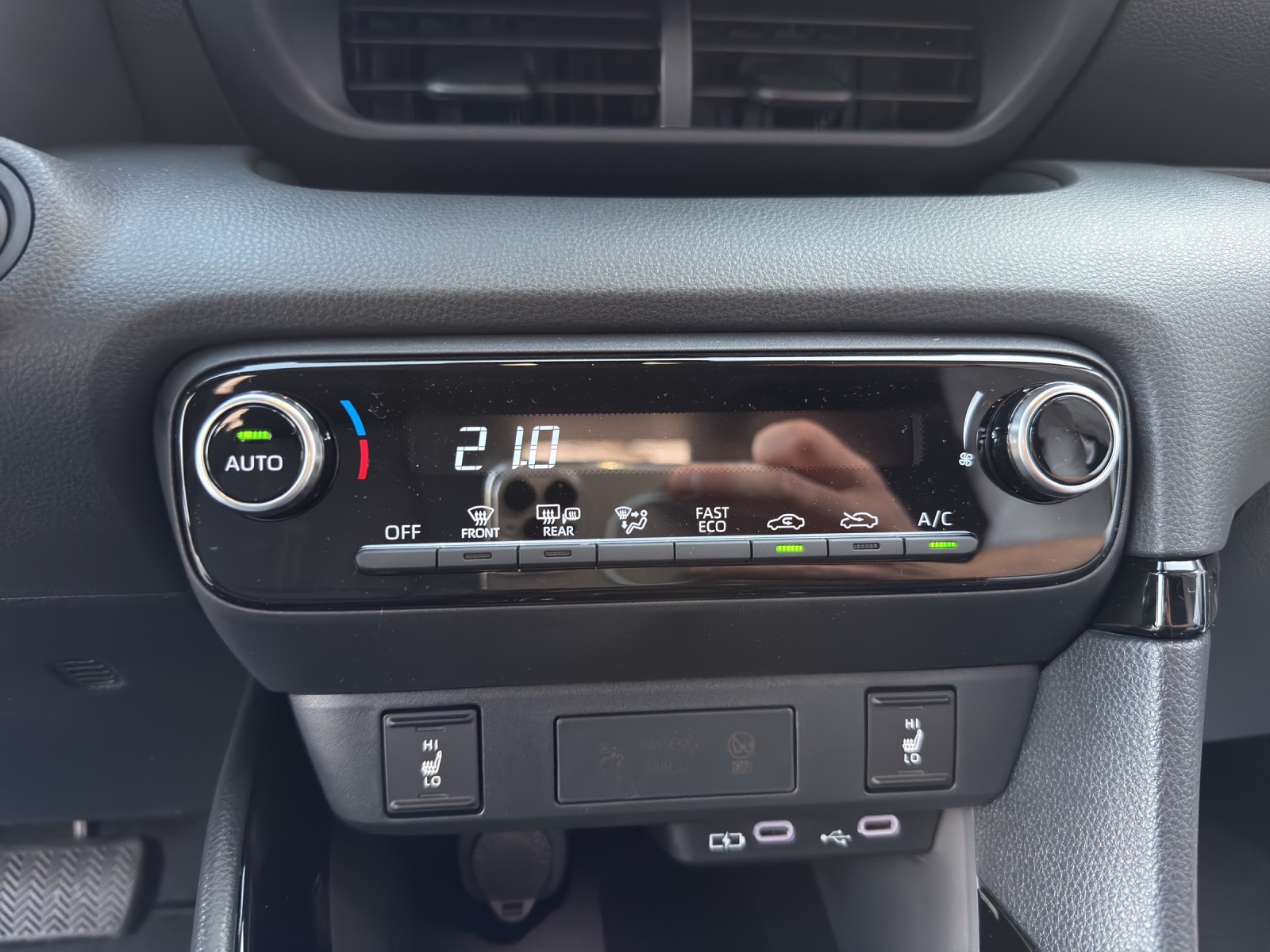 TOYOTA Yaris 1.5 Teamplayer e-CVT-image-15