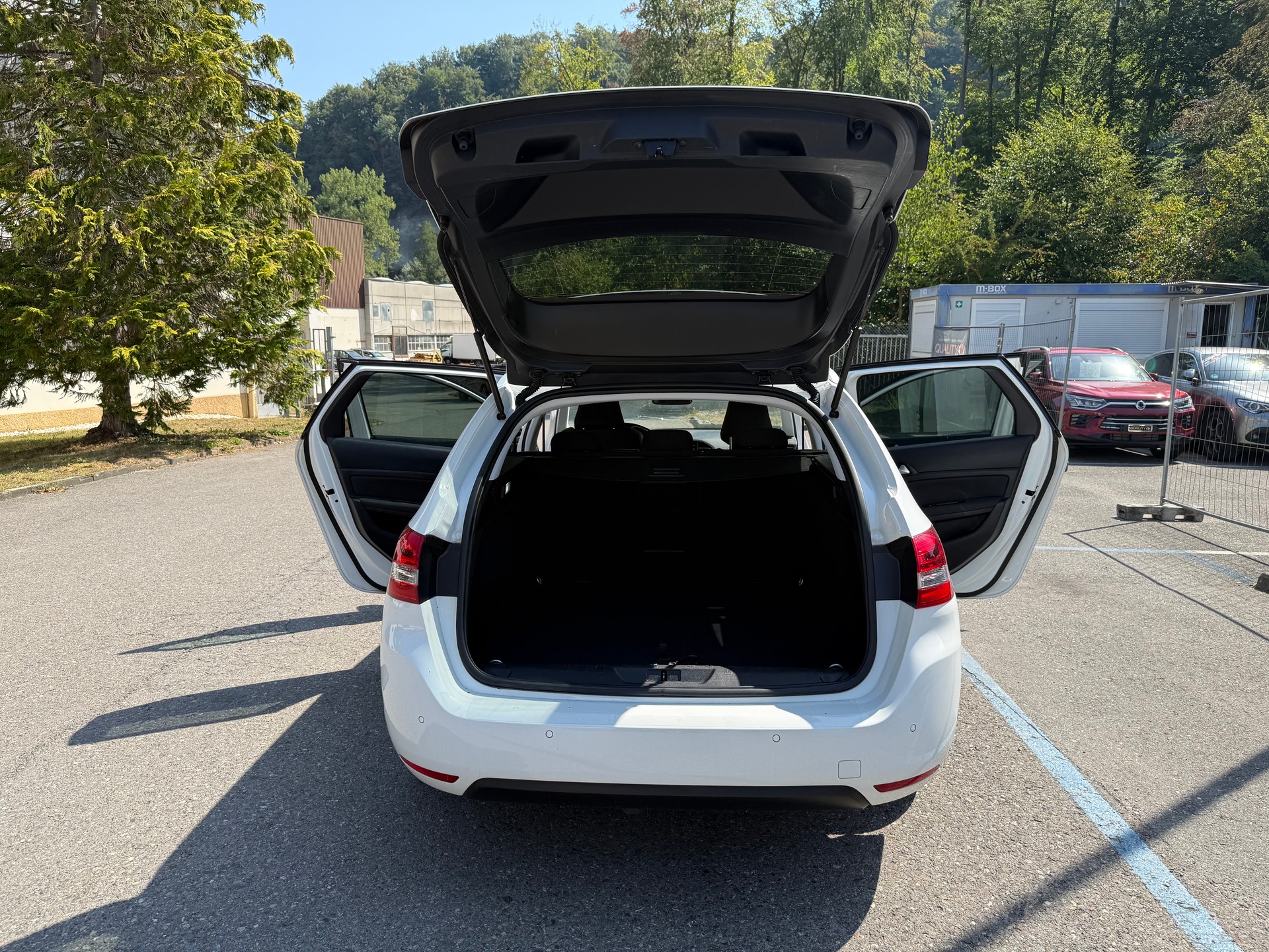 PEUGEOT 308 SW 1.5 BlueHDI Active Pack EAT8-image-19