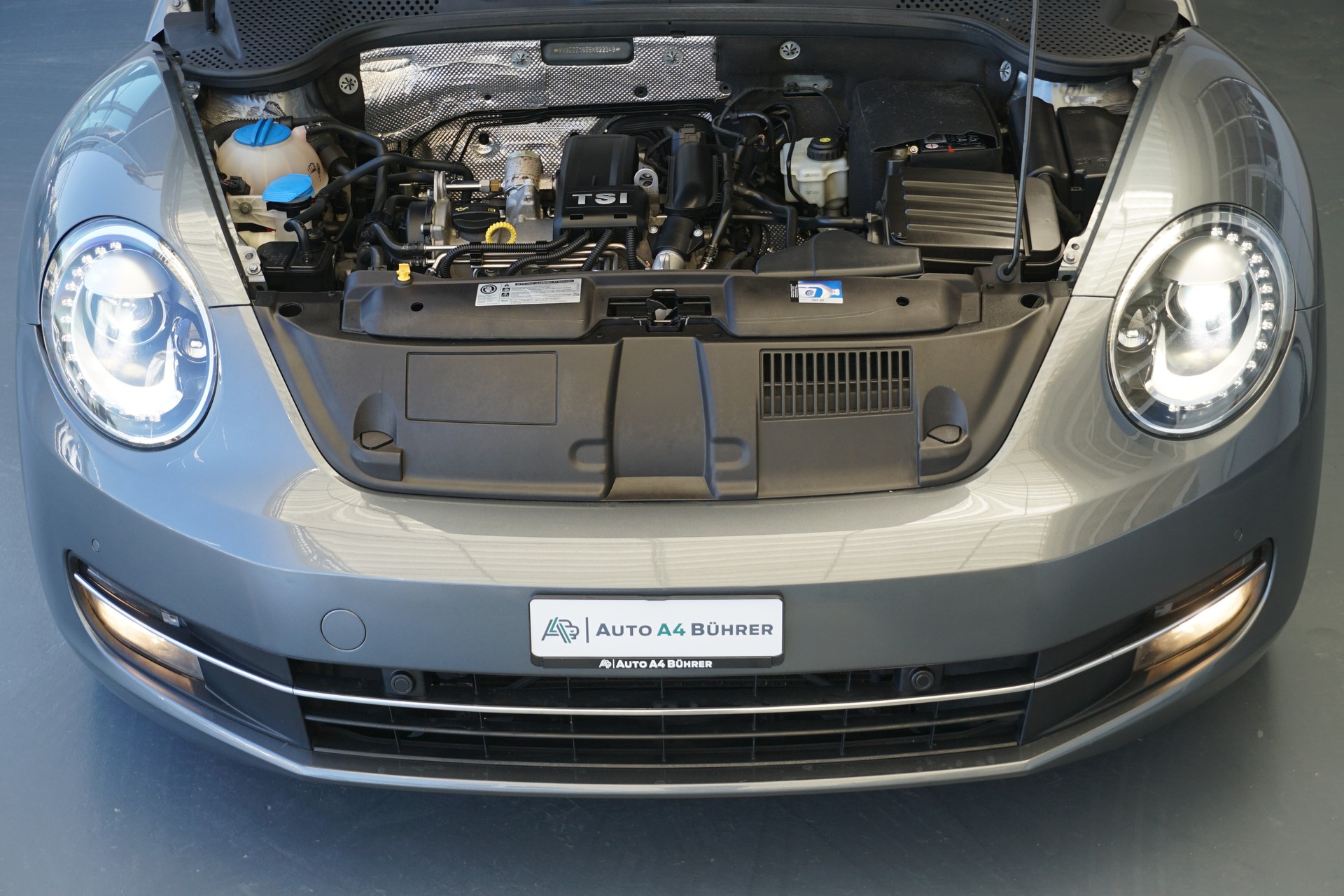 VW Beetle 1.2 TSI Design Cabriolet Automat-image-17