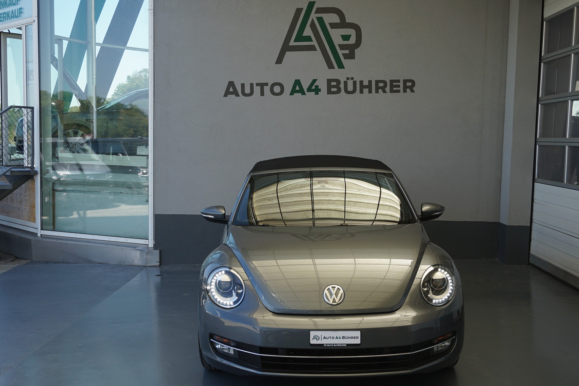 VW Beetle 1.2 TSI Design Cabriolet Automat-image-14