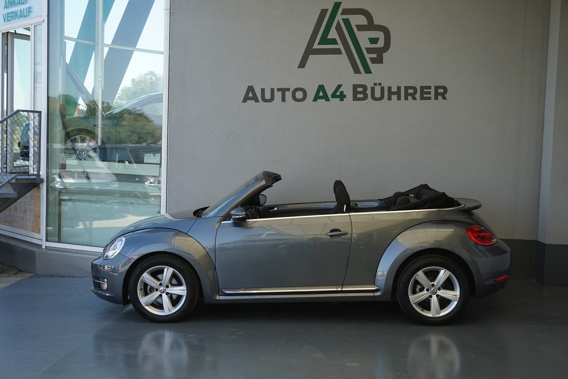 VW Beetle 1.2 TSI Design Cabriolet Automat-showroom-element-1