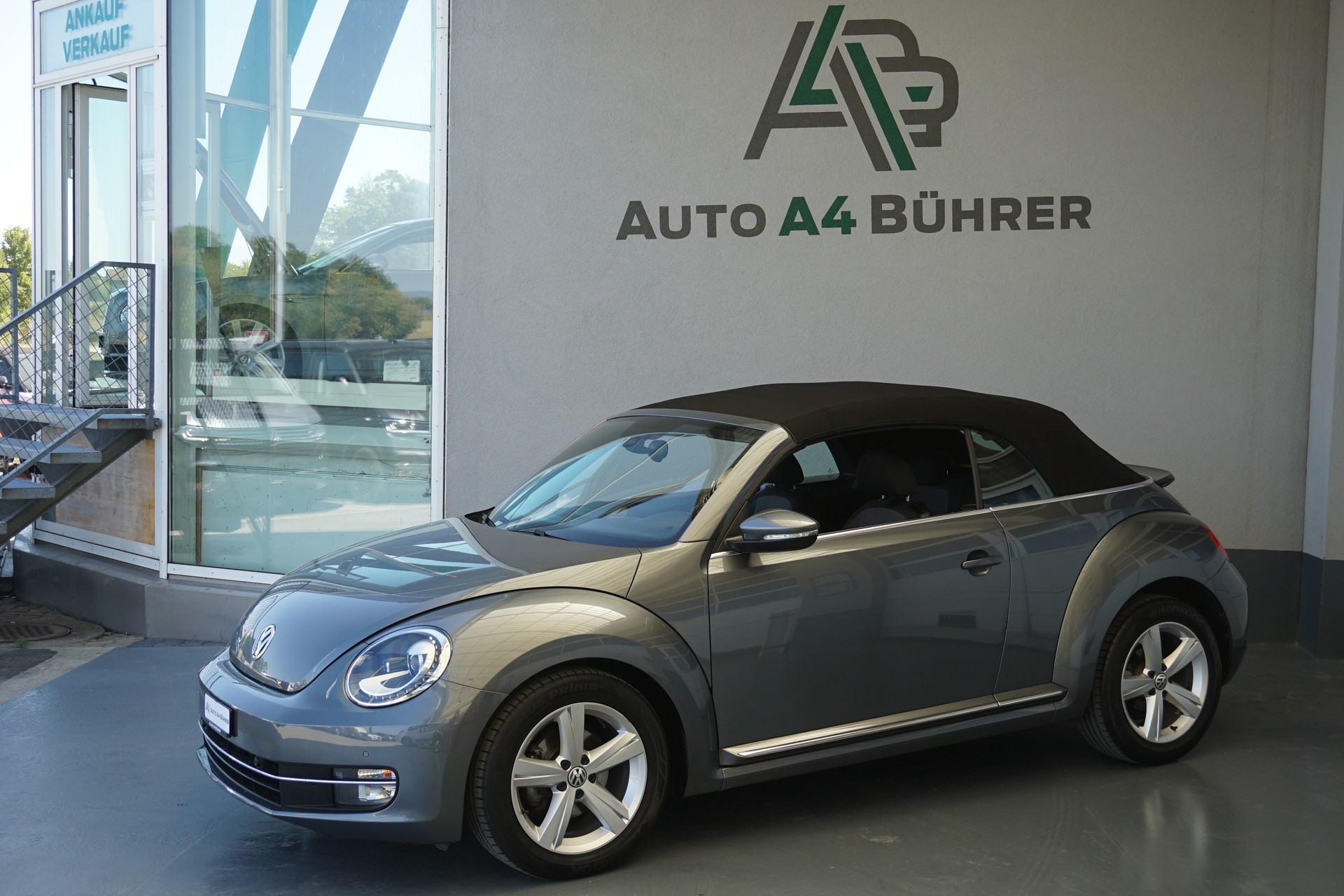 VW Beetle 1.2 TSI Design Cabriolet Automat-image-6