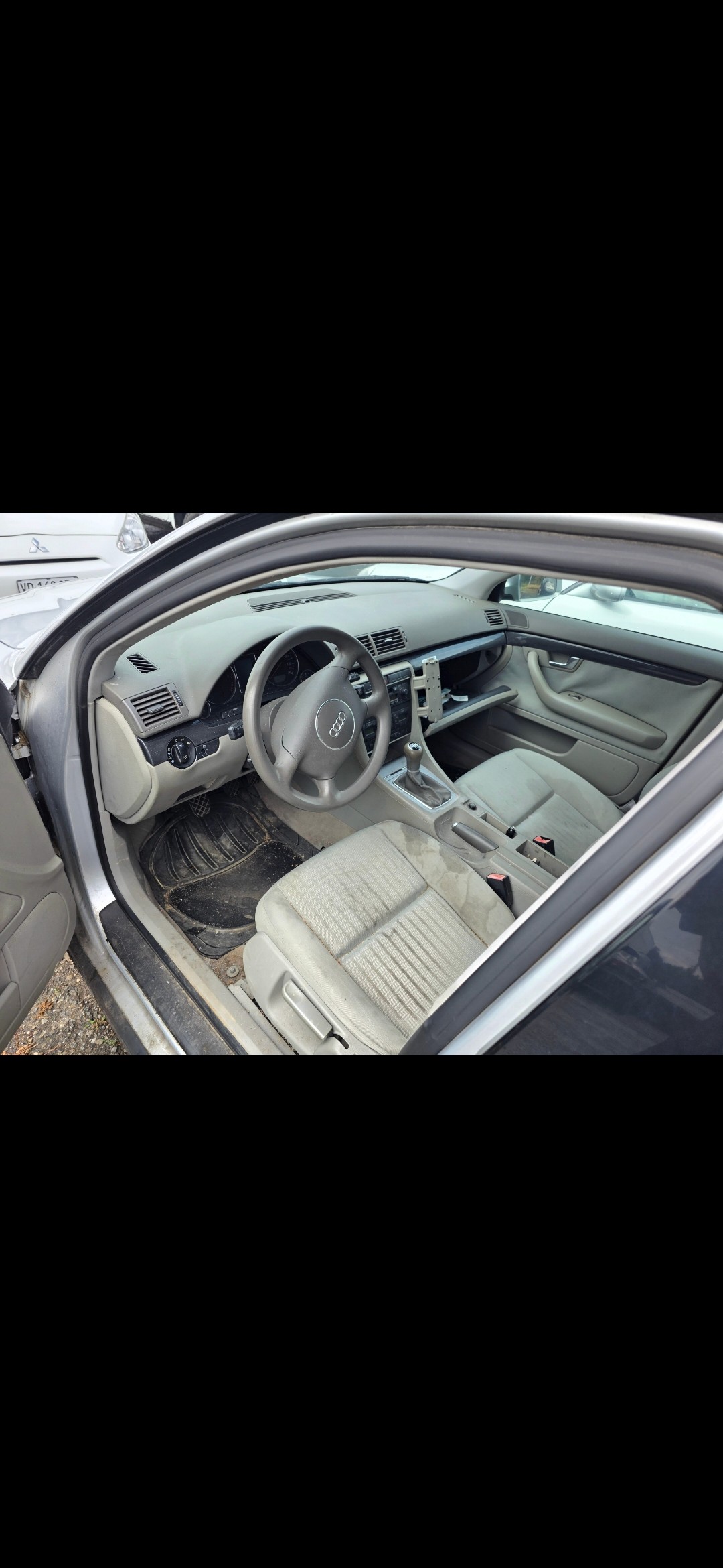 AUDI A4 Avant 2.5 TDI quattro-image-6
