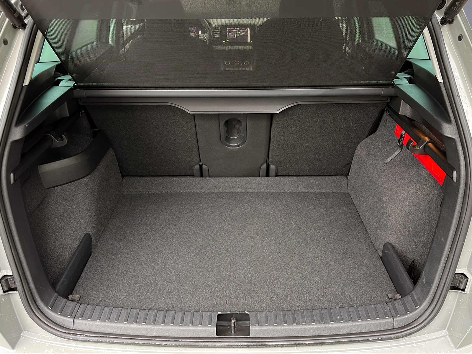 SKODA Karoq 1.5 TSI Selection DSG-image-9