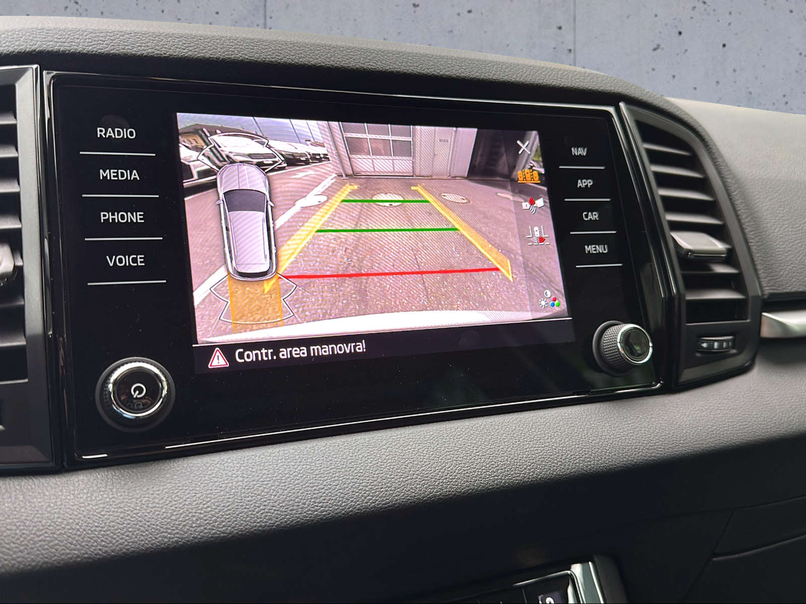 SKODA Karoq 1.5 TSI Selection DSG-image-13