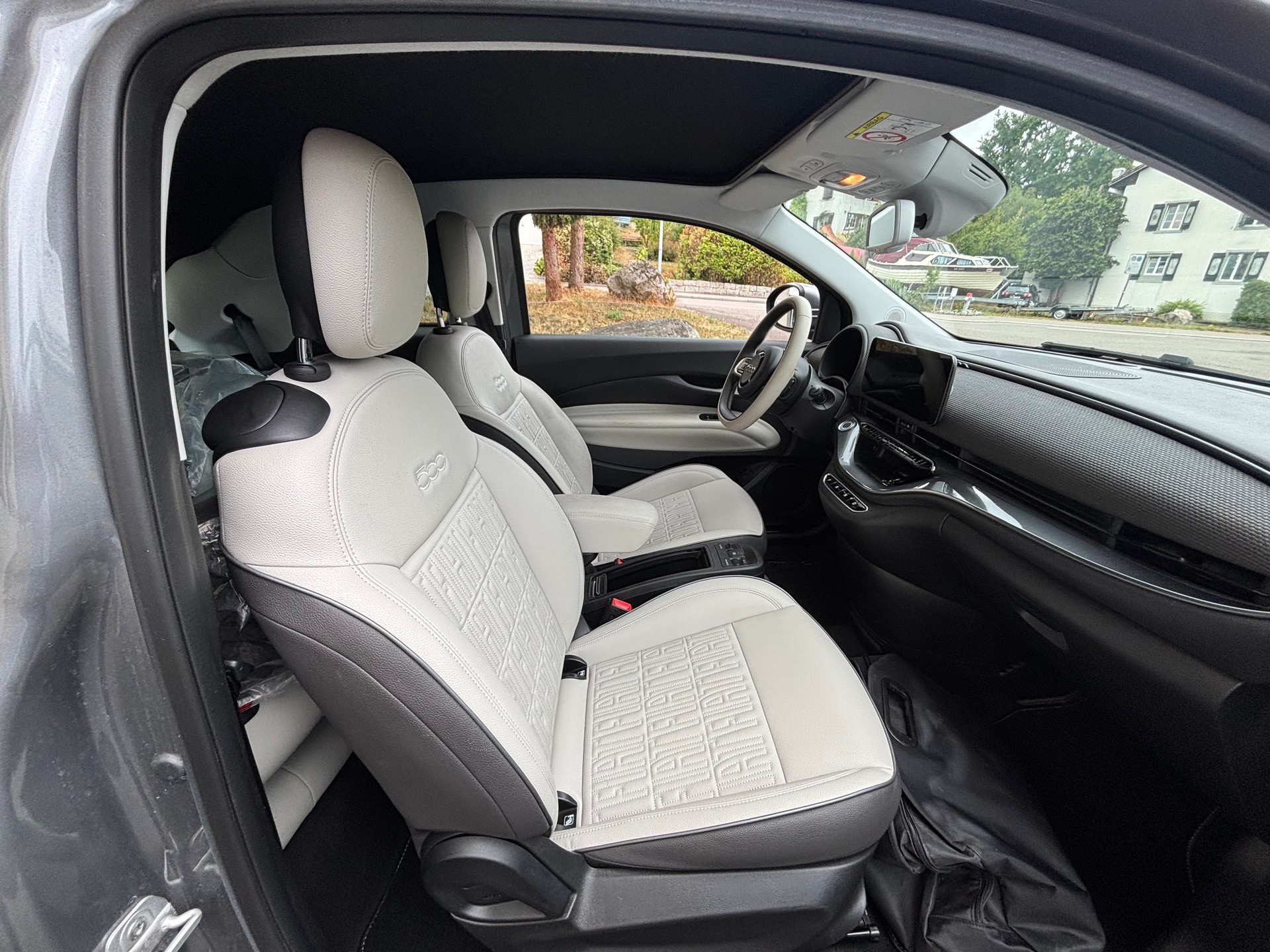 FIAT 500 C electric 87 kW La Prima-image-11