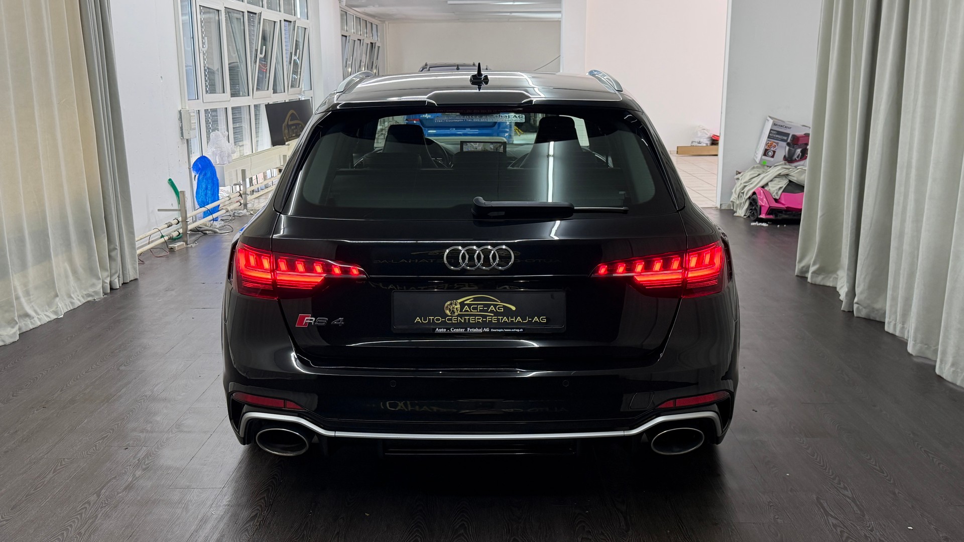 AUDI RS4 Avant quattro tiptronic-image-4