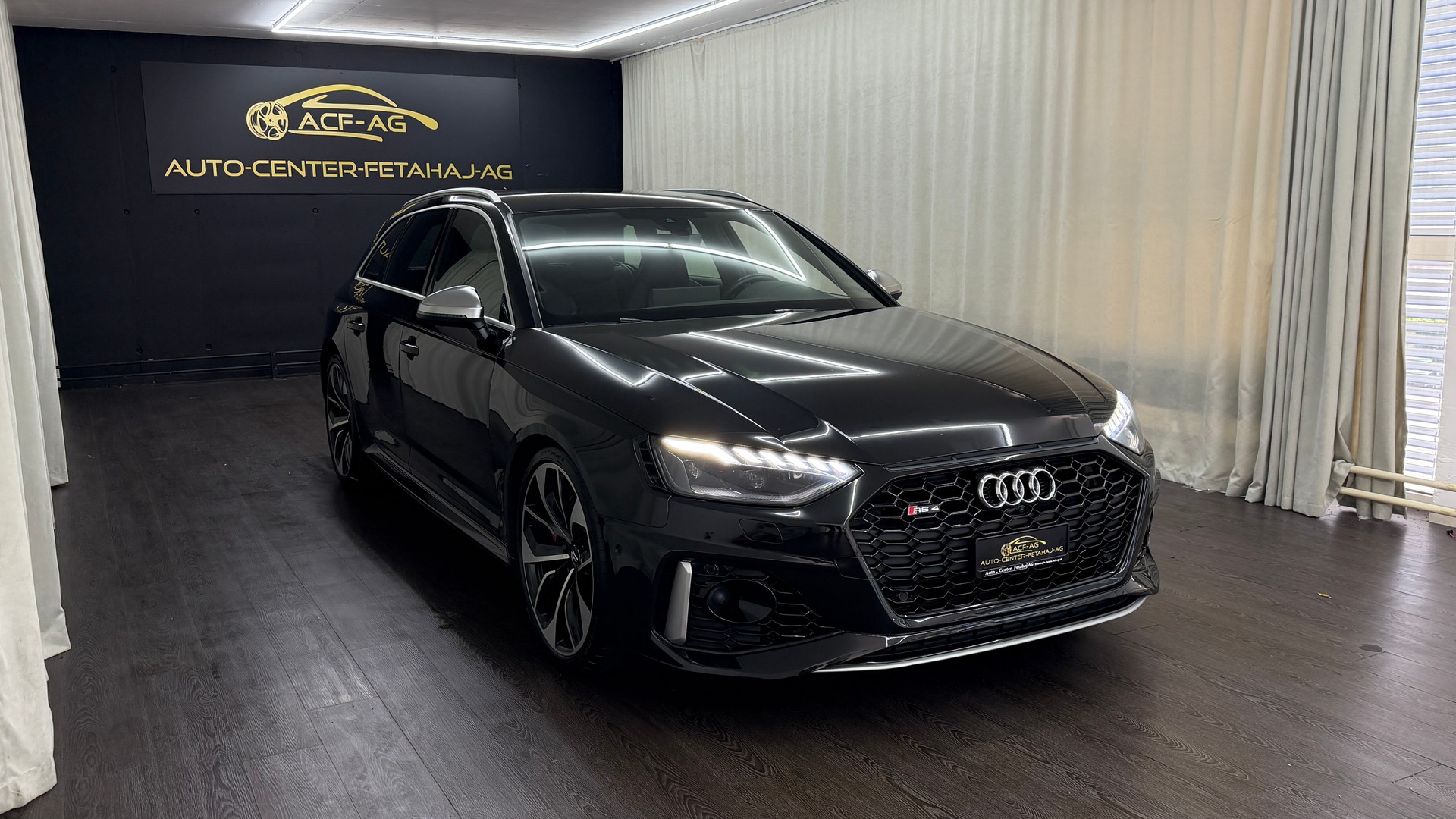 AUDI RS4 Avant quattro tiptronic-image-2
