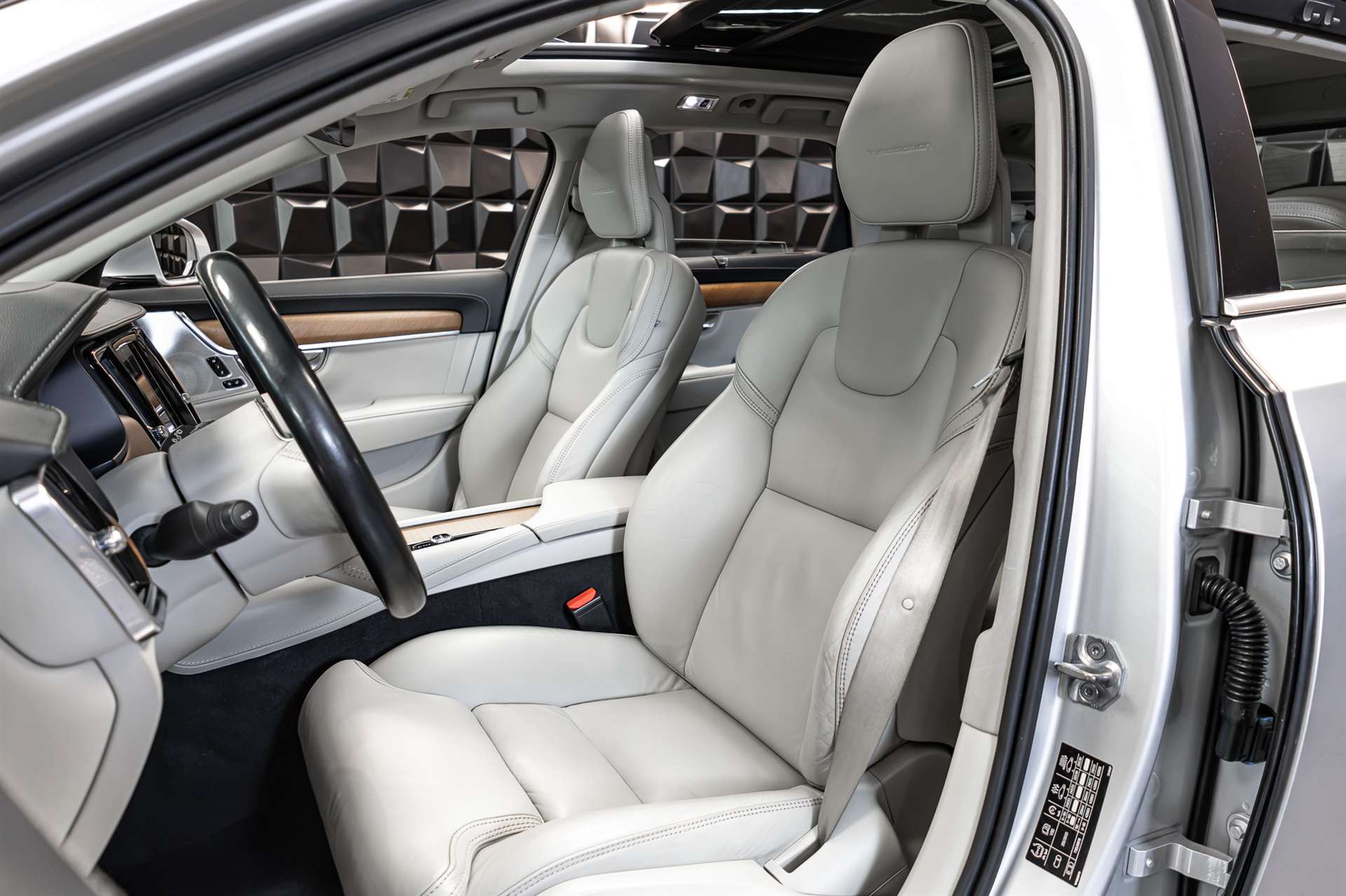 VOLVO V90 D5 AWD Inscription Geartronic Powerpulse-image-14