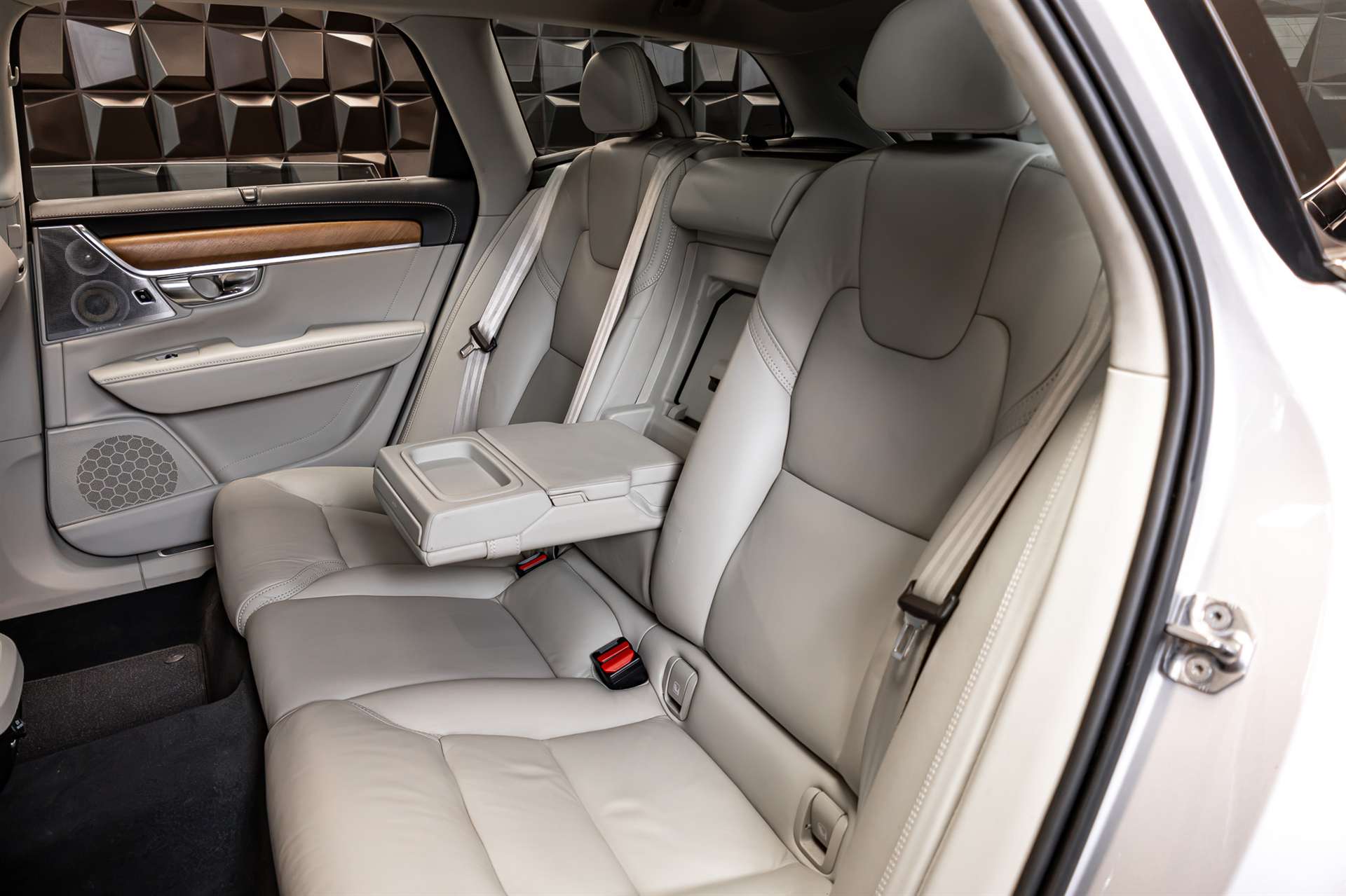 VOLVO V90 D5 AWD Inscription Geartronic Powerpulse-image-26