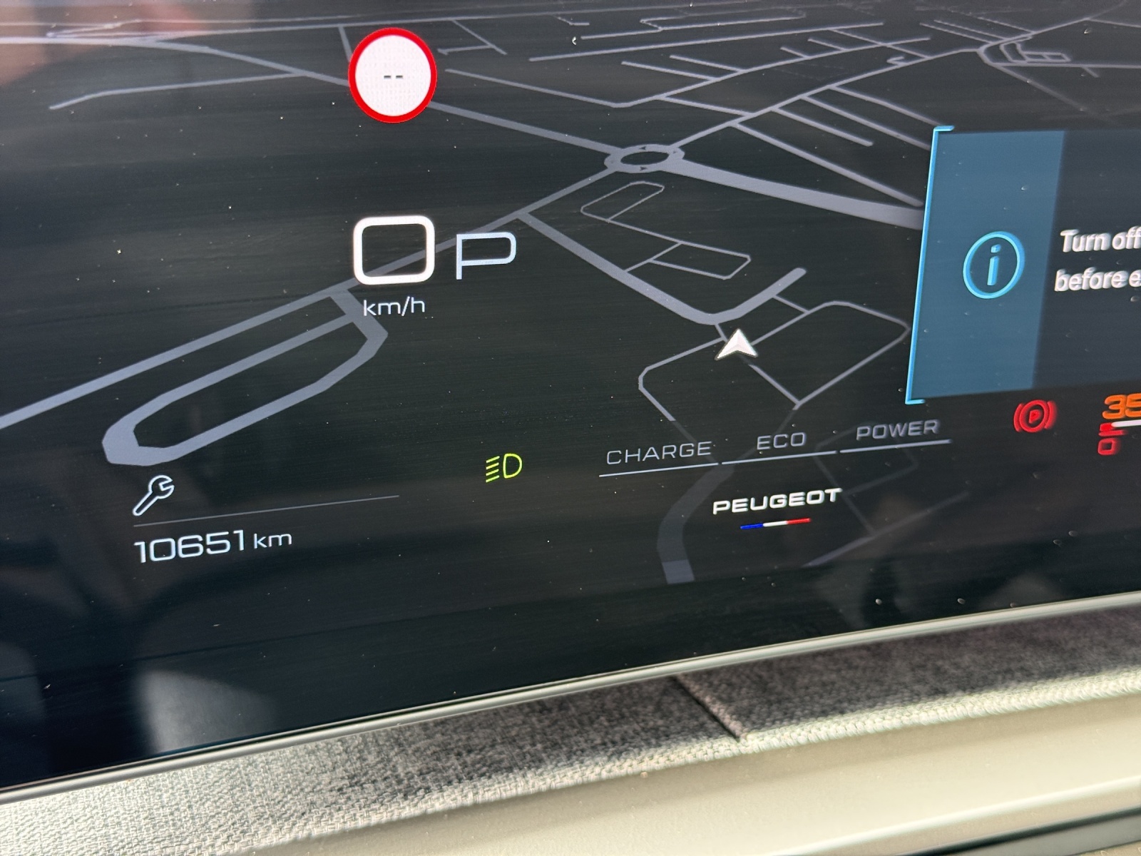 PEUGEOT 5008 145 Hybrid e-DCS6 Allure-image-10