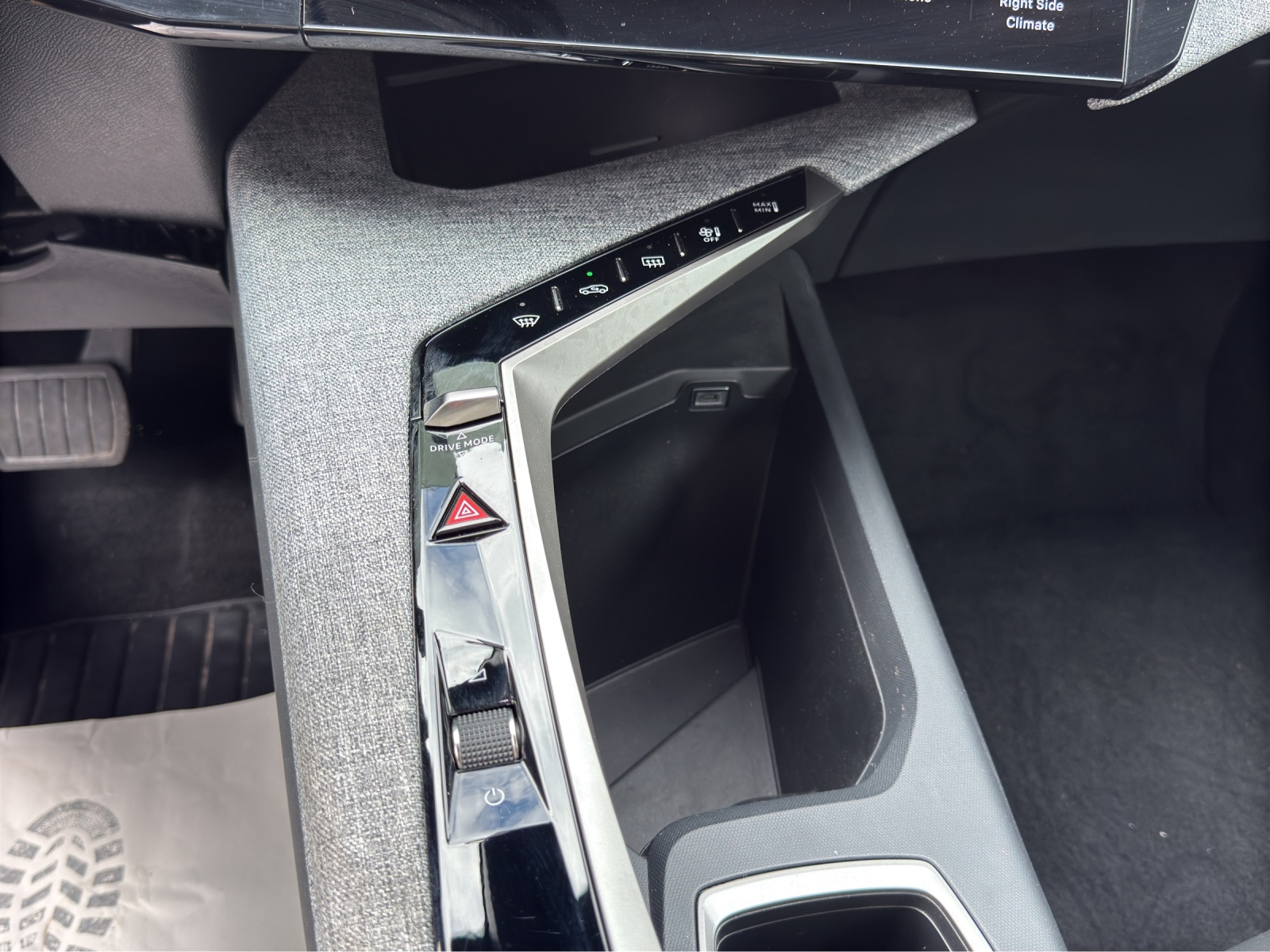 PEUGEOT 5008 145 Hybrid e-DCS6 Allure-image-26