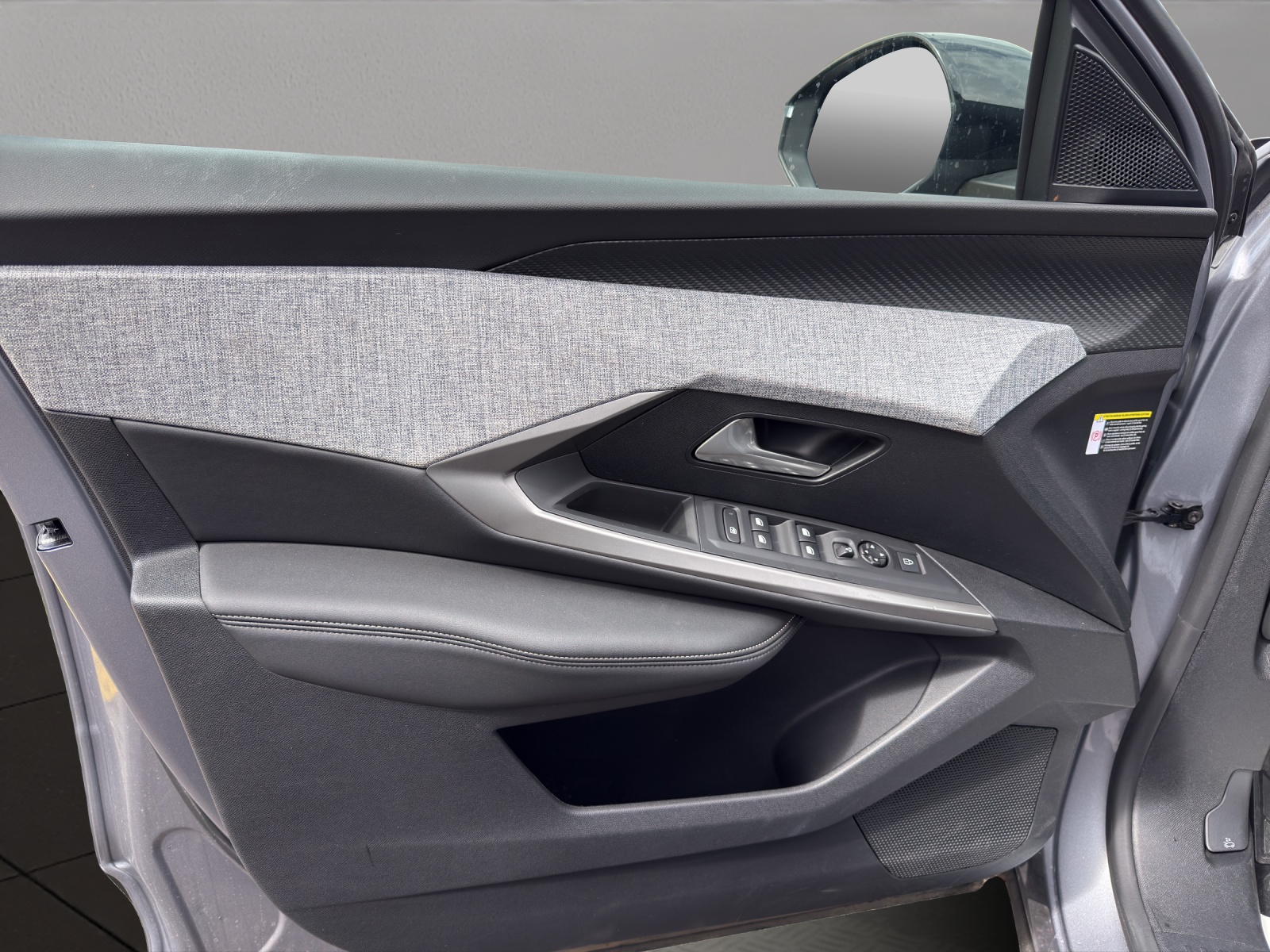 PEUGEOT 5008 145 Hybrid e-DCS6 Allure-image-11