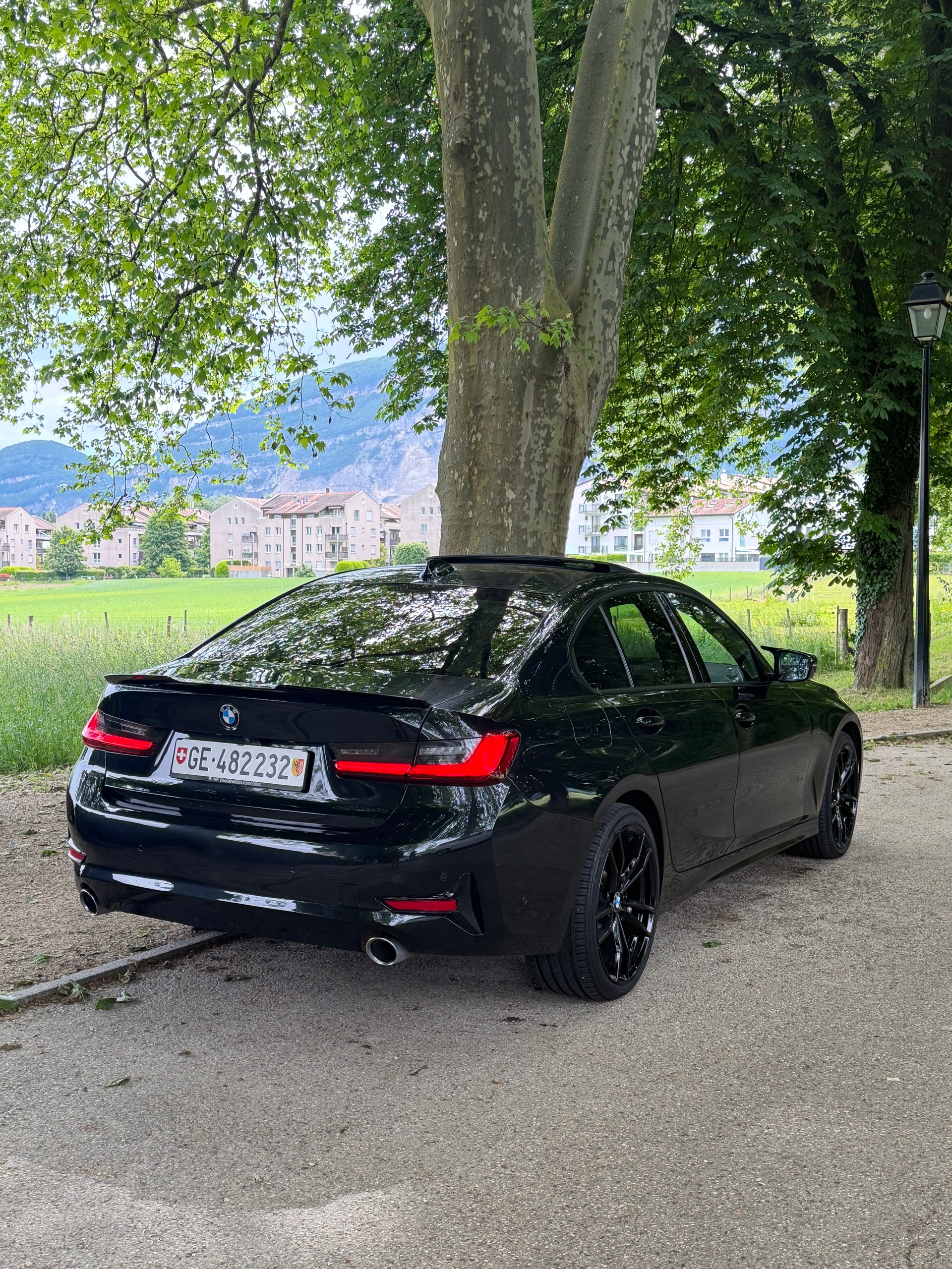 BMW 330d xDrive-image-0