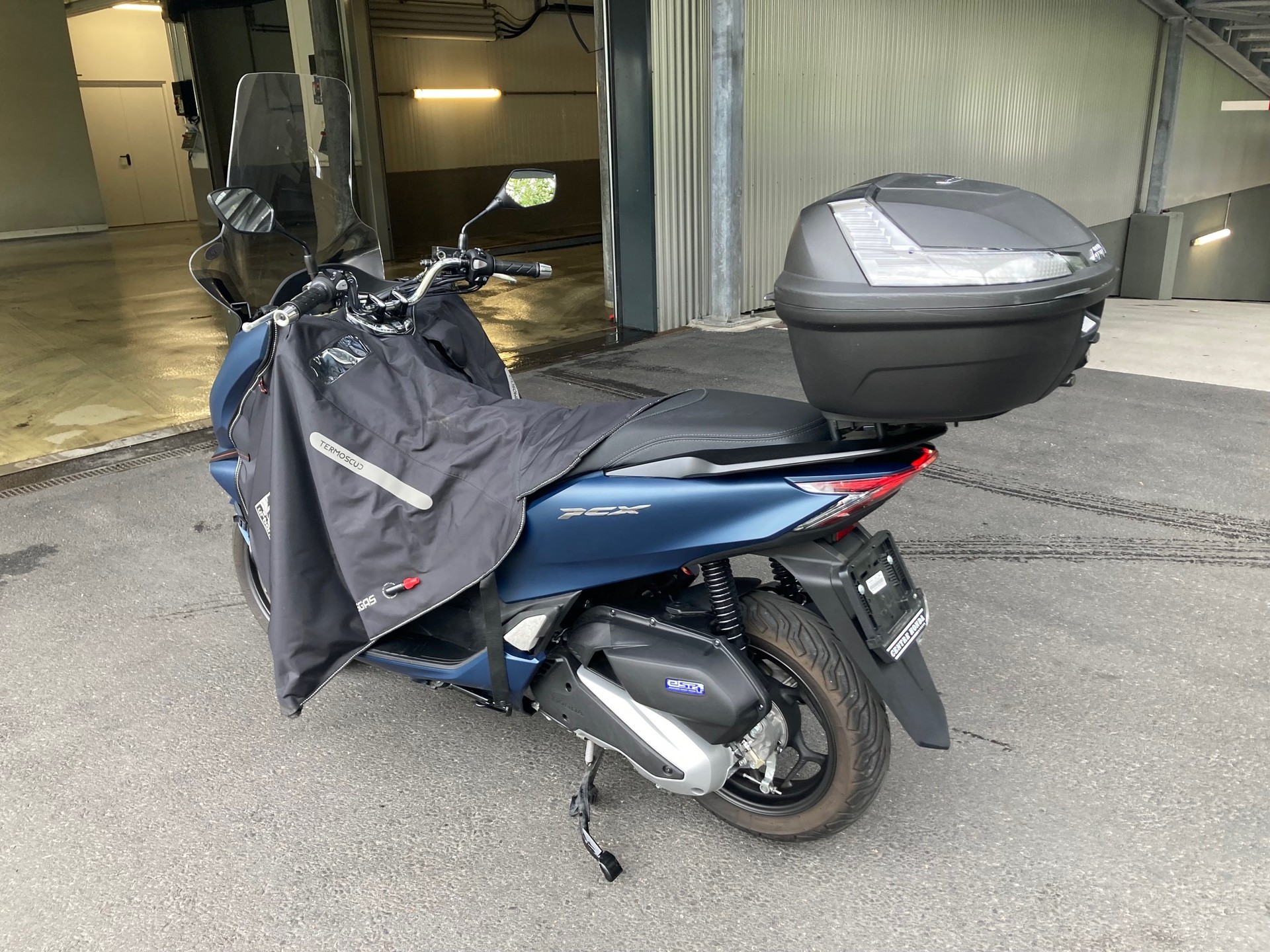 HONDA PCX 125 i ABS-showroom-element-3