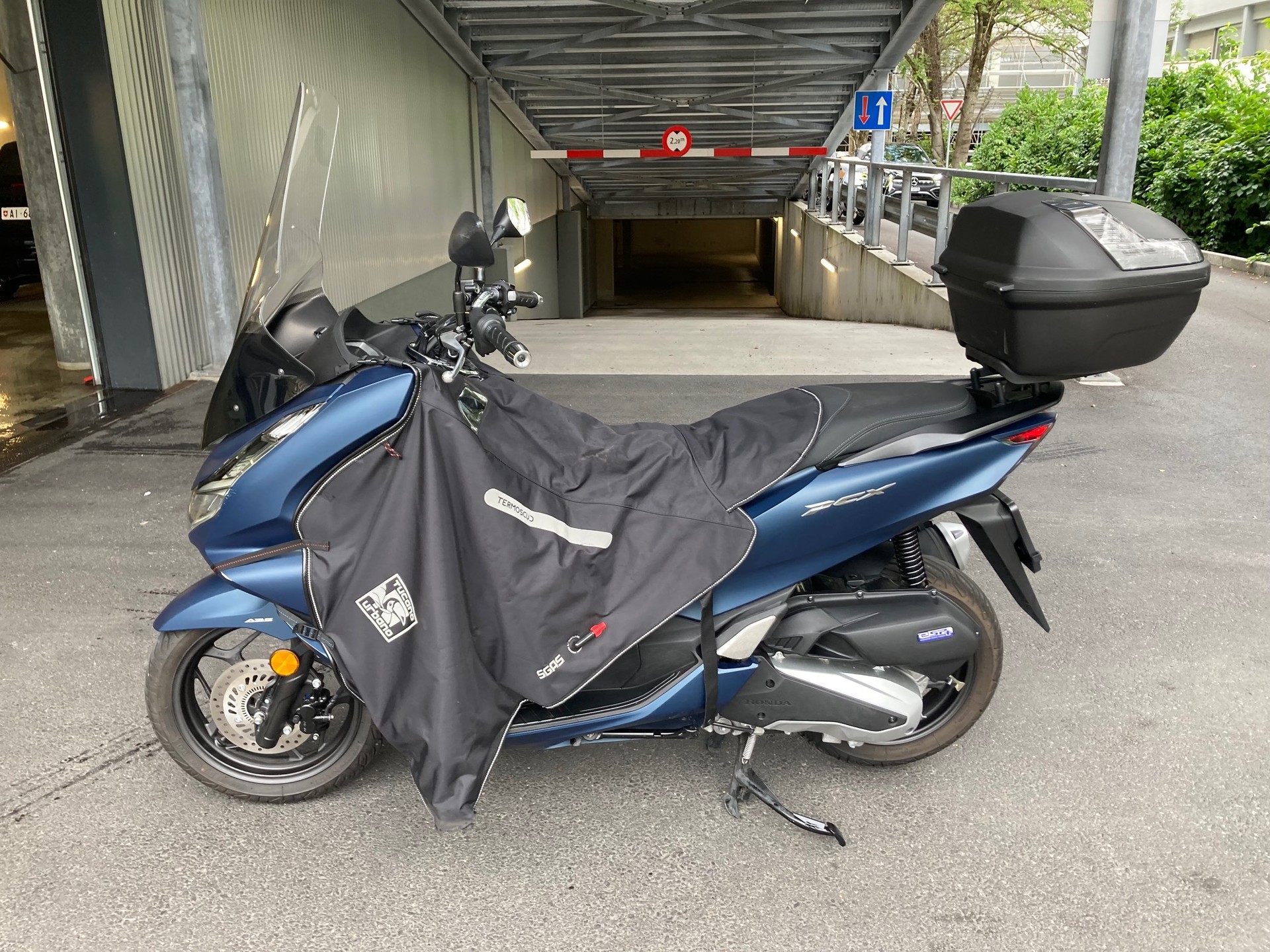 HONDA PCX 125 i ABS-showroom-element-1