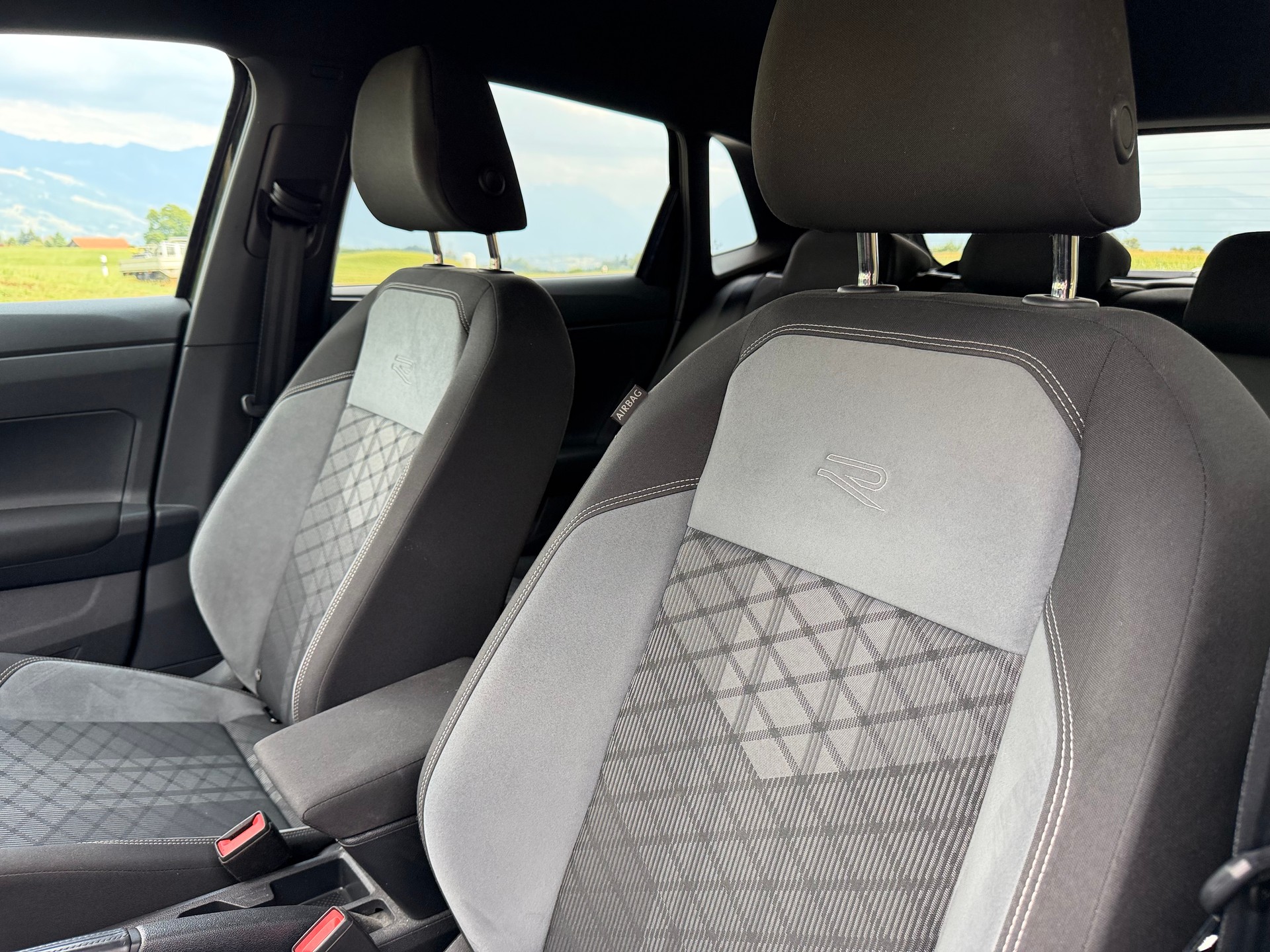 VW Polo 1.0 TSI R-Line DSG-image-11