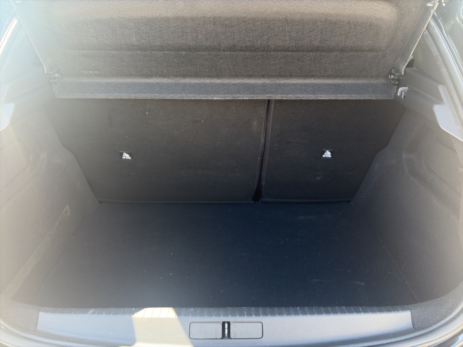 PEUGEOT 208 1.2 PureTech Allure-image-19