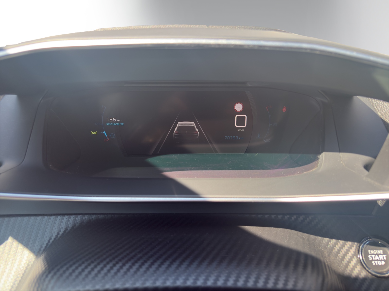 PEUGEOT 208 1.2 PureTech Allure-image-16
