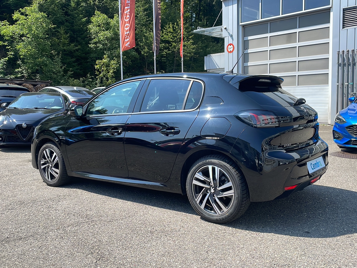 PEUGEOT 208 1.2 PureTech Allure-showroom-element-2