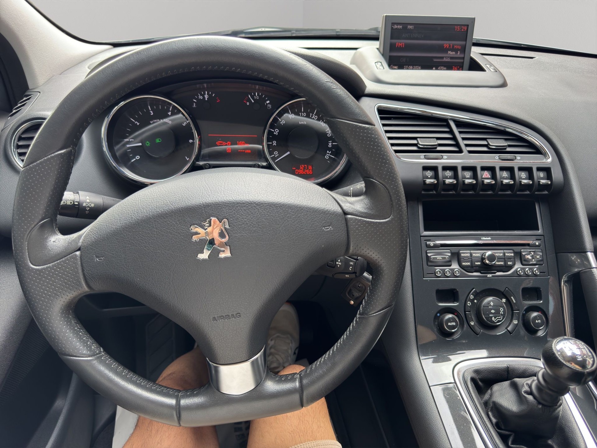 PEUGEOT 3008 1.6 16V T Sport-image-12