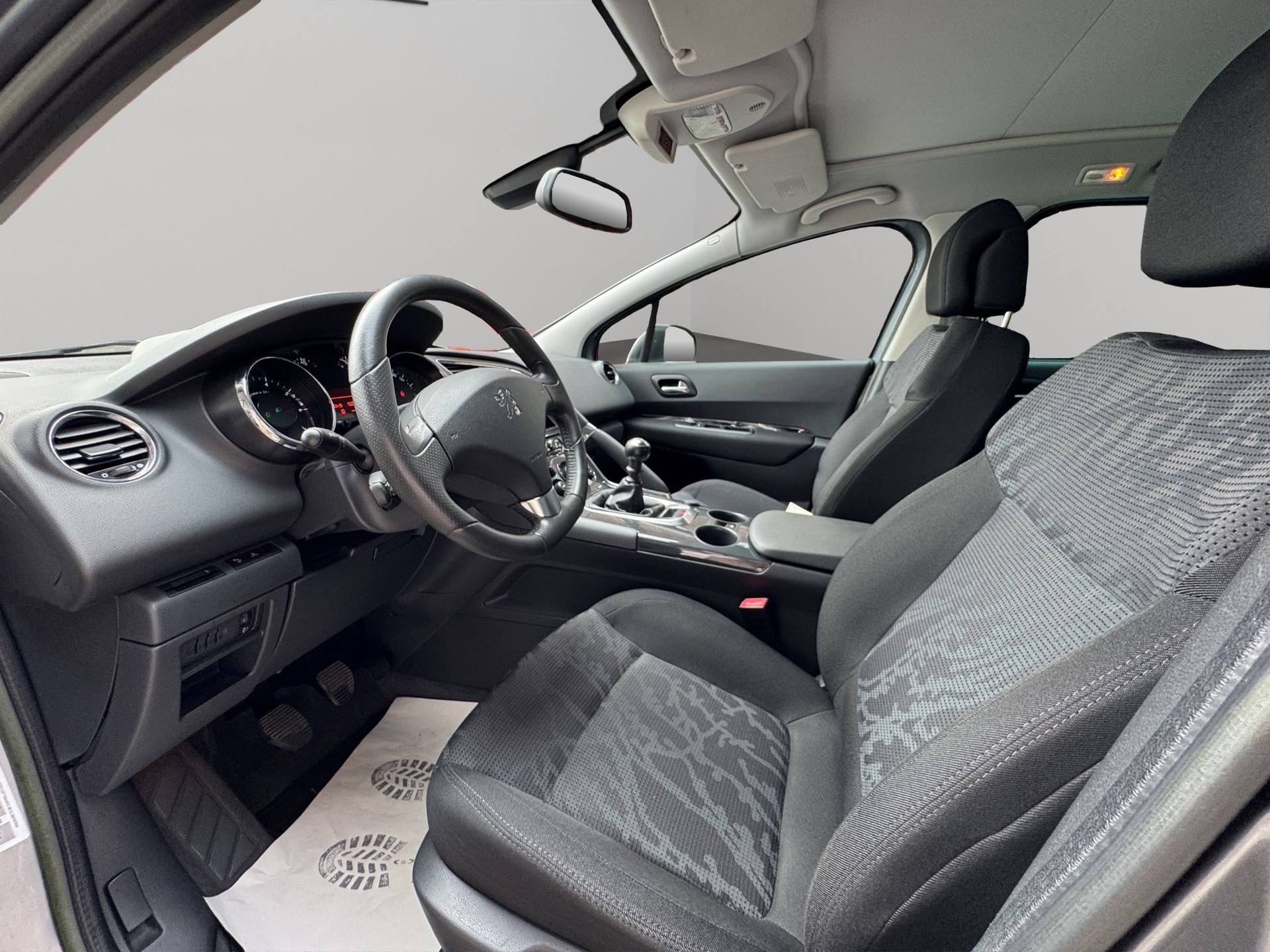 PEUGEOT 3008 1.6 16V T Sport-image-9