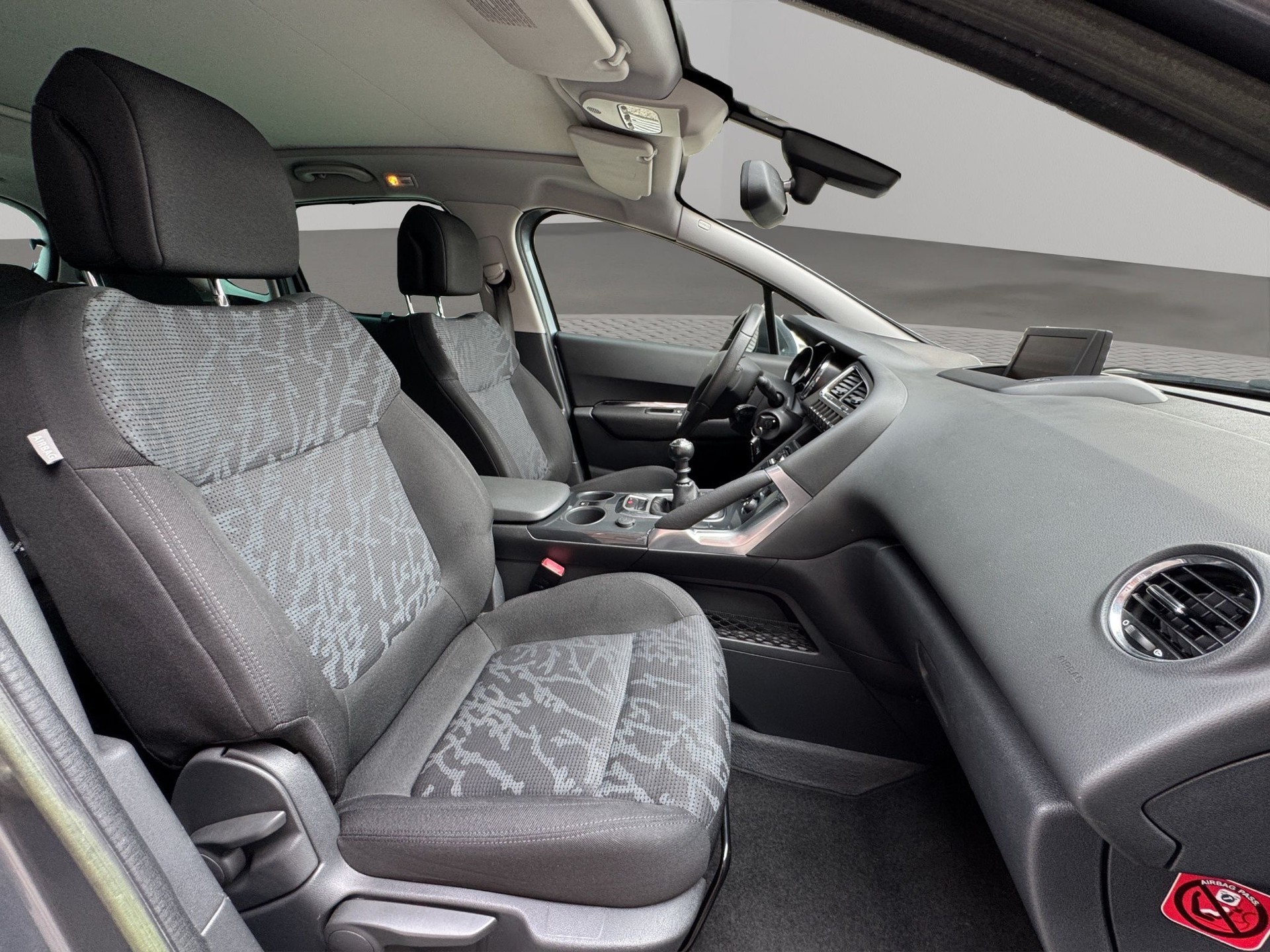 PEUGEOT 3008 1.6 16V T Sport-image-11