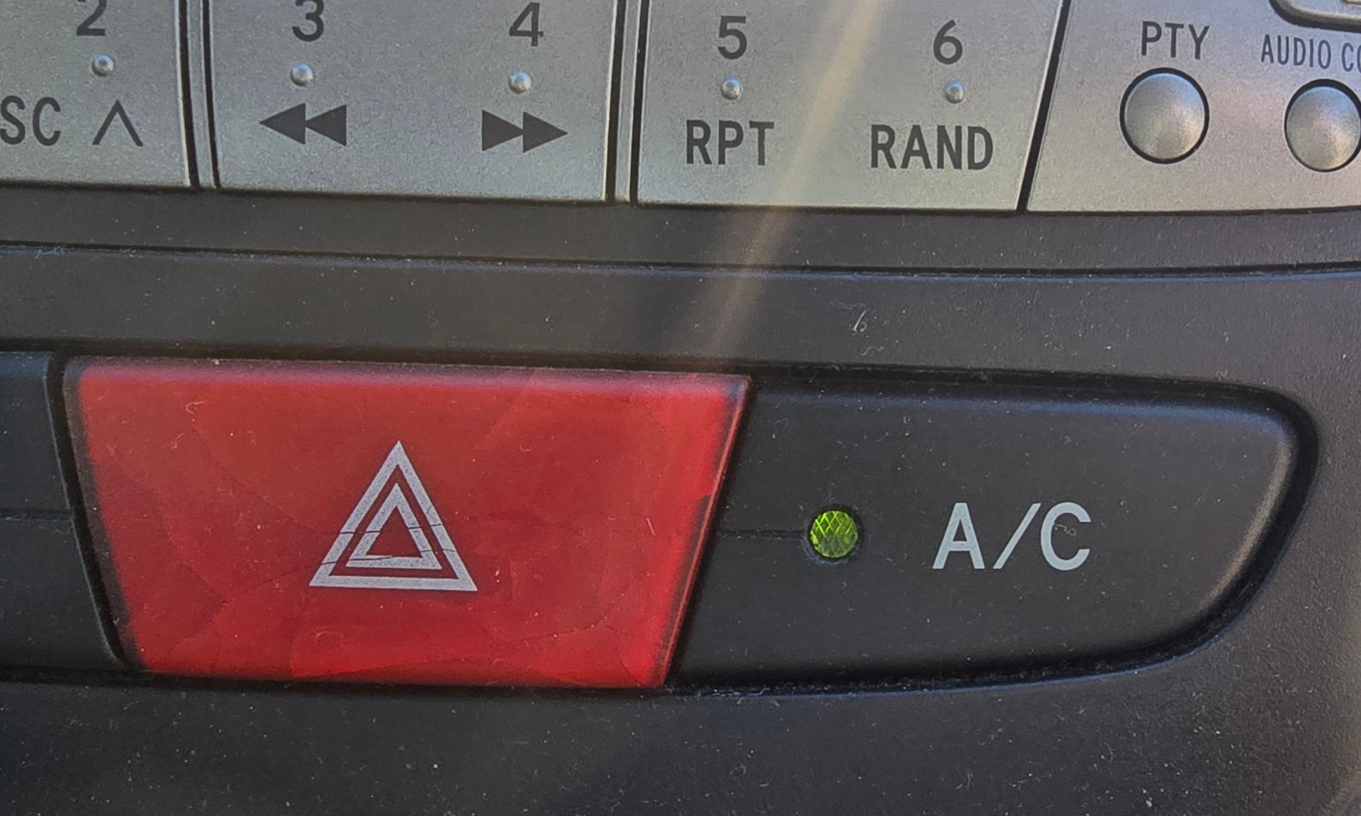 TOYOTA Aygo 1.0 Linea Terra-image-8