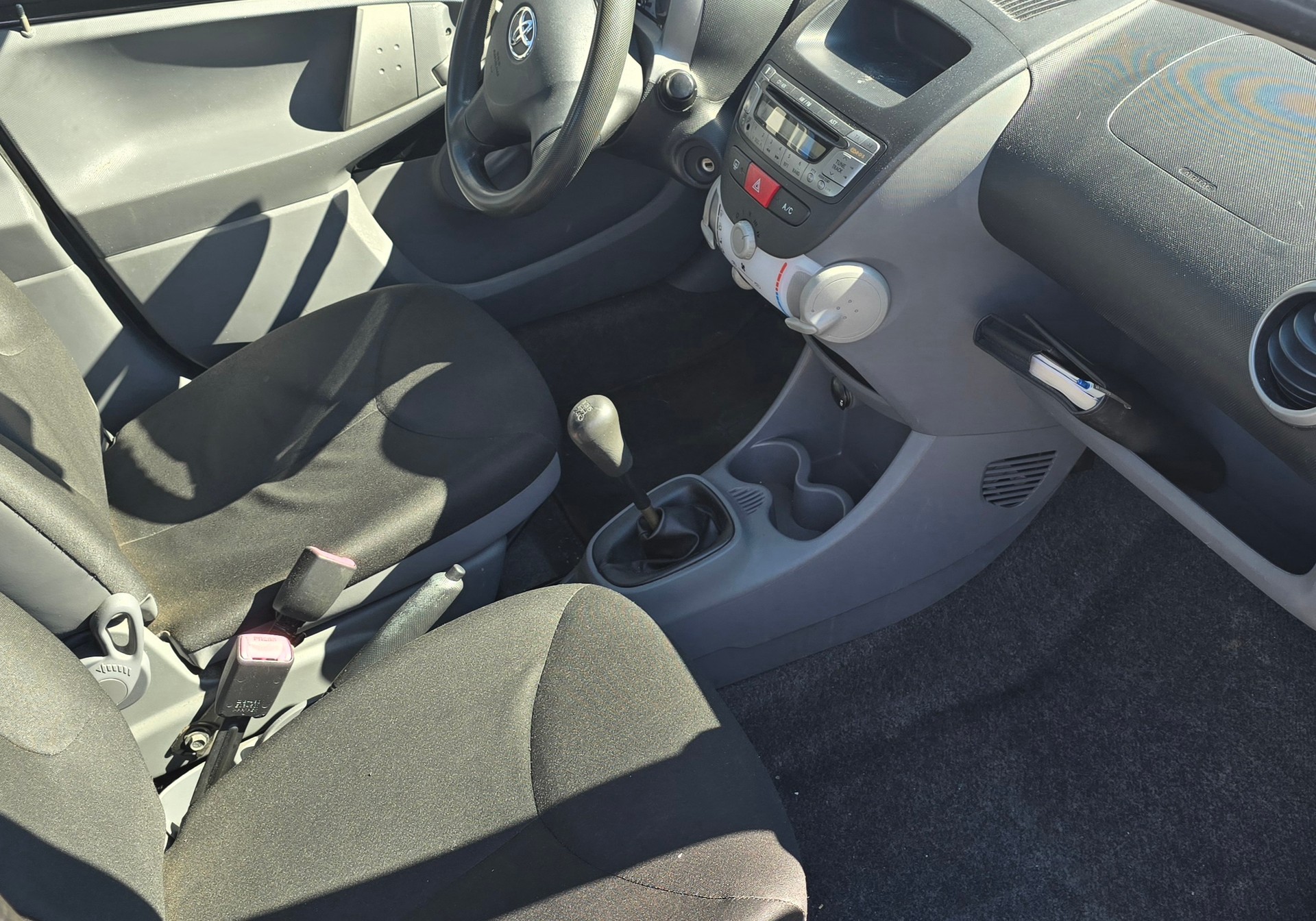 TOYOTA Aygo 1.0 Linea Terra-image-7