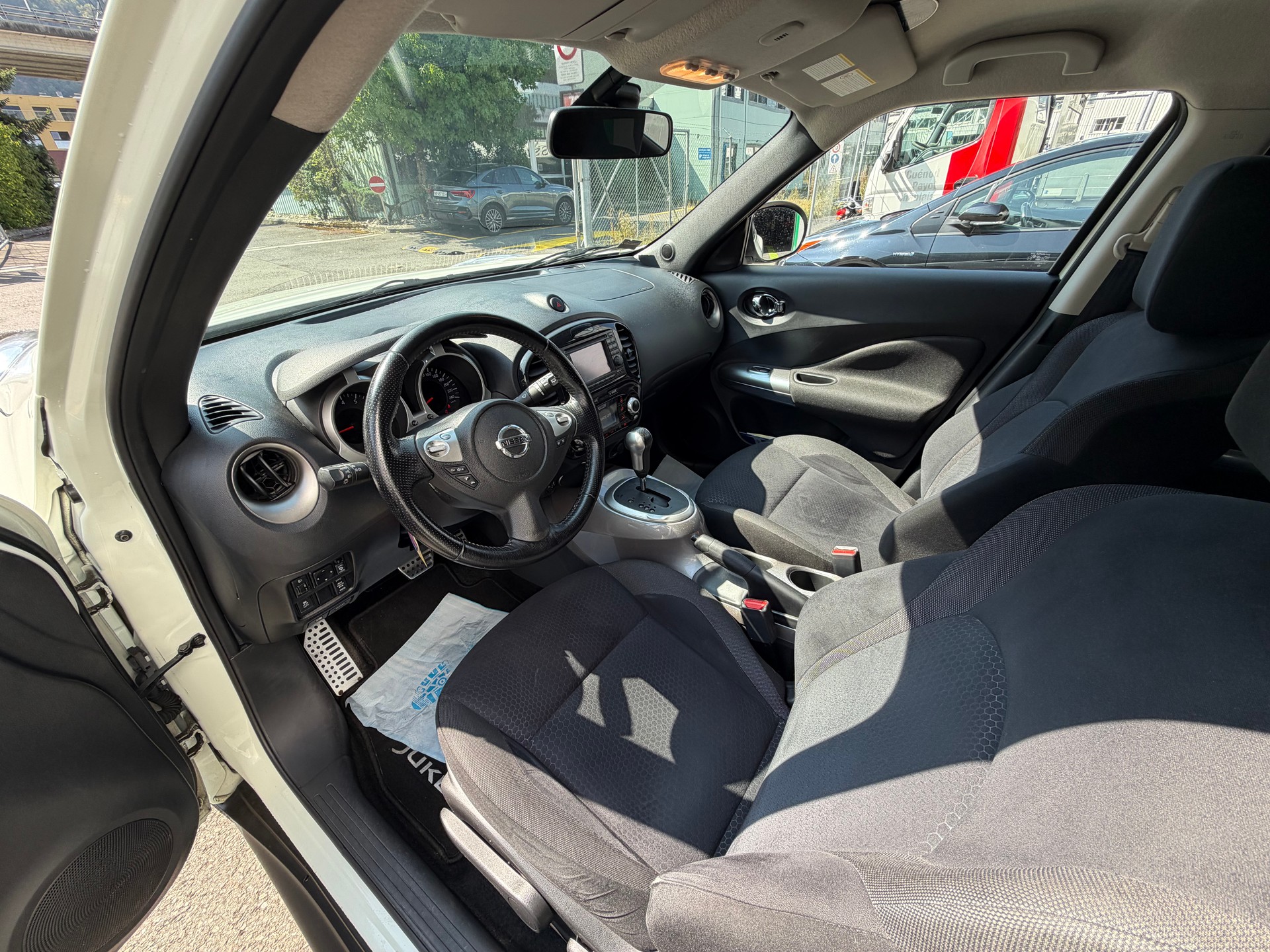 NISSAN Juke 1.6 DIG-T tekna 4x4 Xtronic M-CVT-image-12
