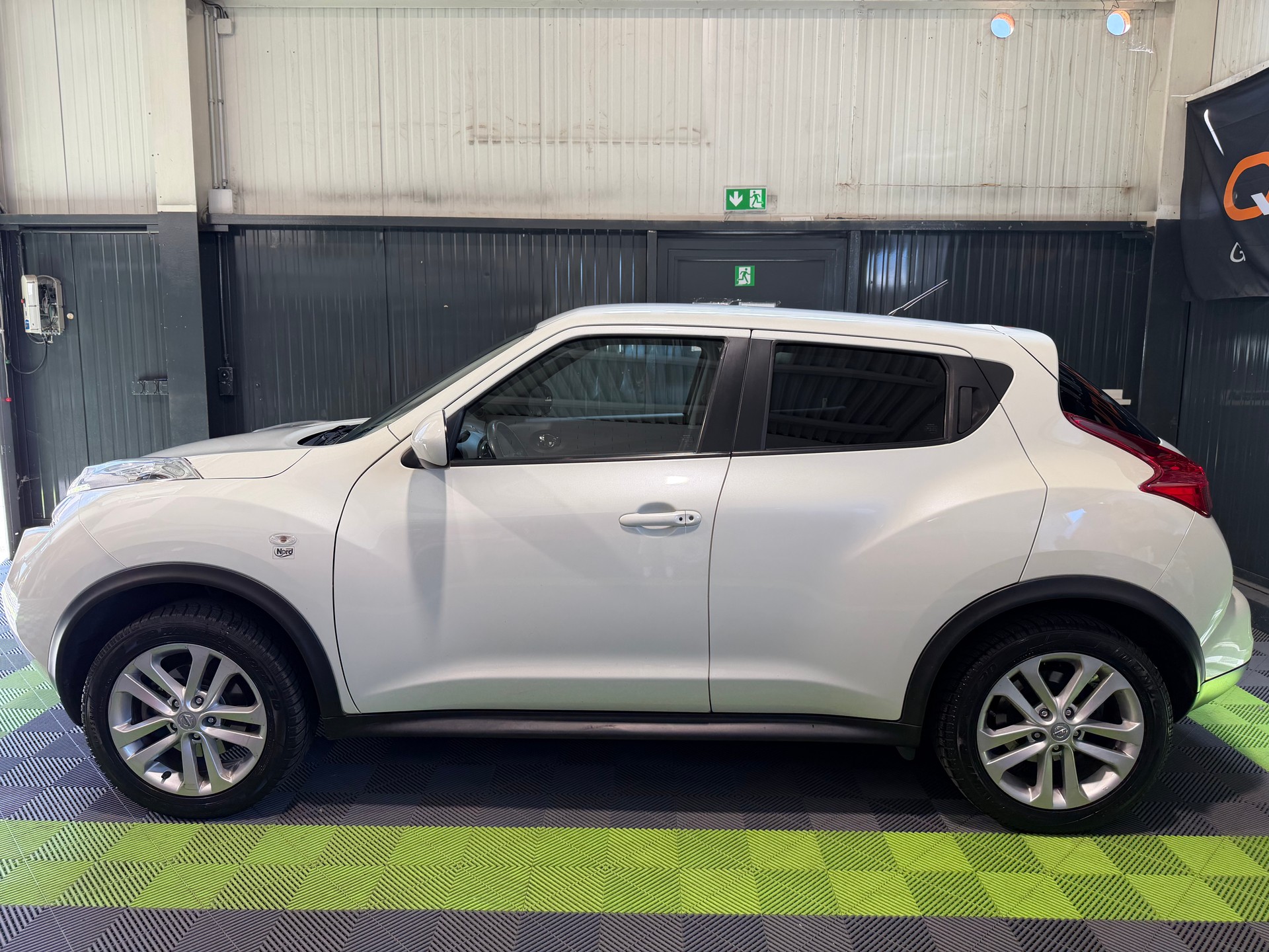 NISSAN Juke 1.6 DIG-T tekna 4x4 Xtronic M-CVT-image-6