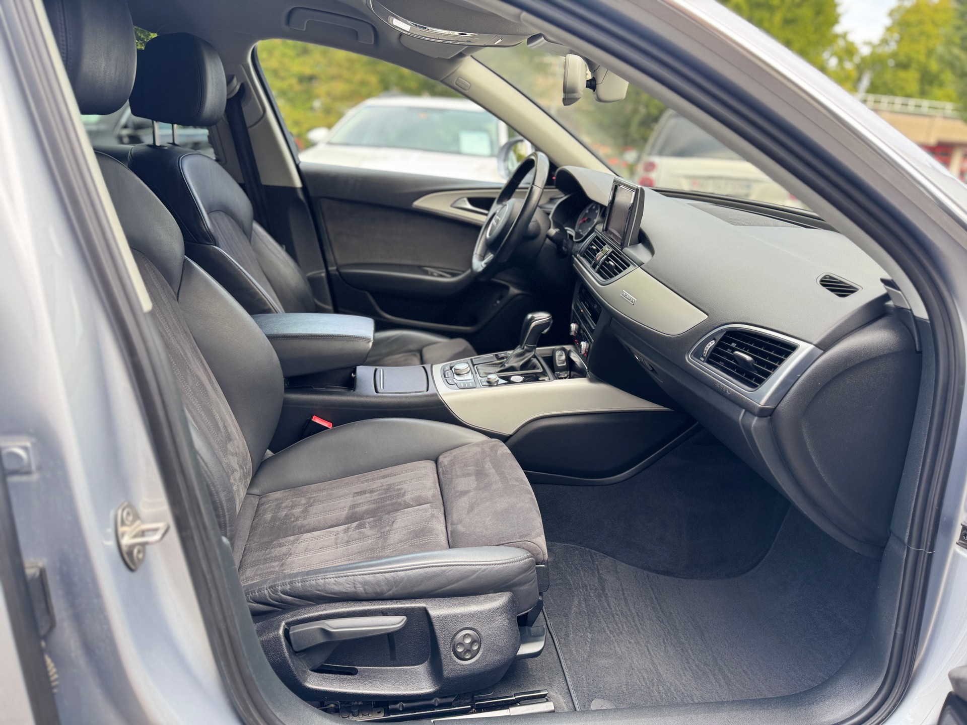 AUDI A6 Avant 3.0 TDI V6 quattro S-tronic-image-8