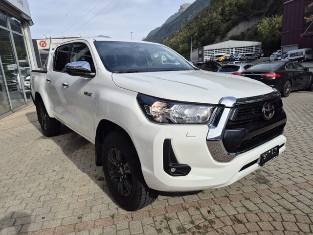 TOYOTA Hilux 2.4D-4D Style Double Cab 4x4 A-showroom-element-1