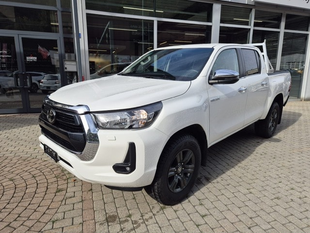 TOYOTA Hilux 2.4D-4D Style Double Cab 4x4 A