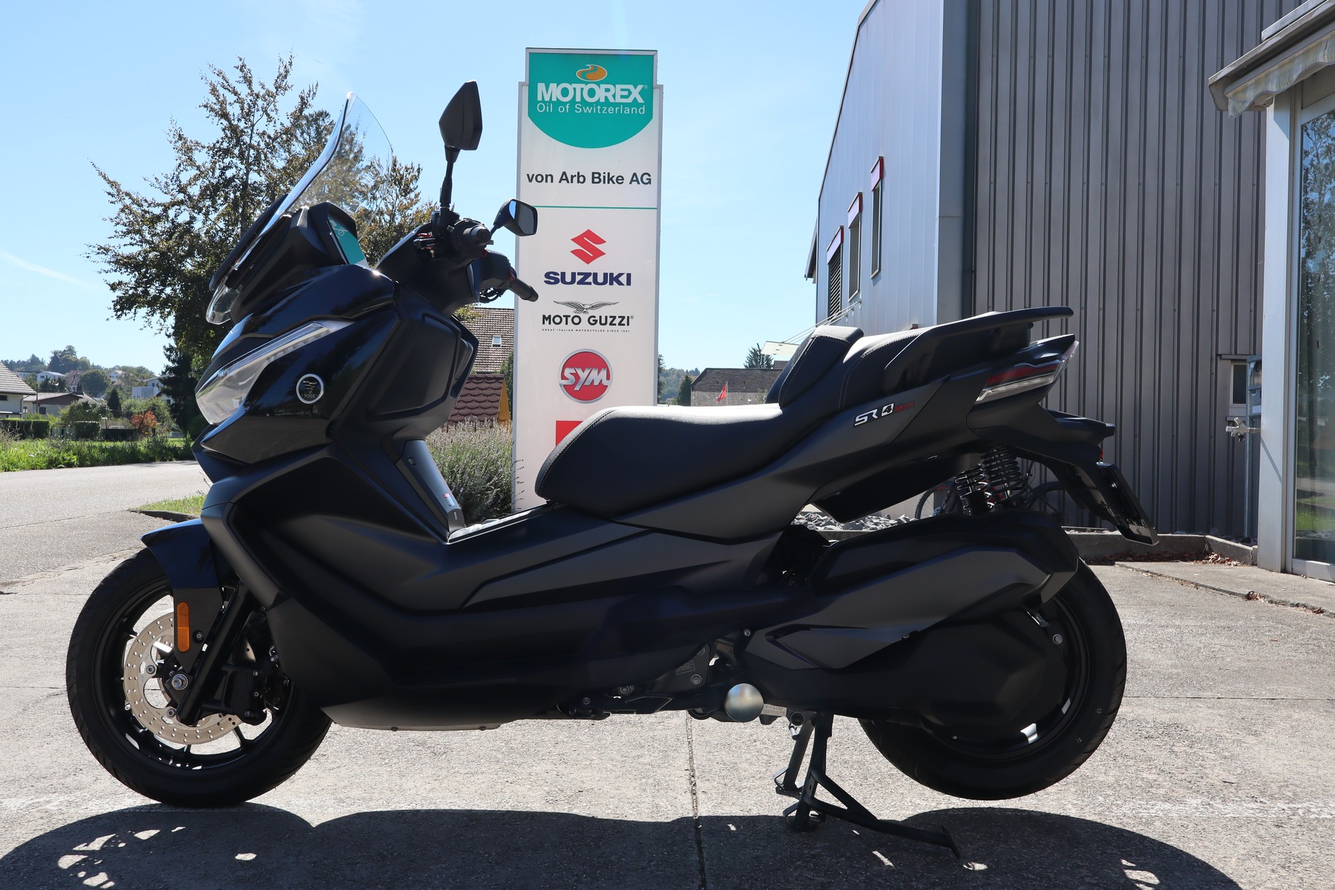 VOGE SR4 Max Luxury ABS / TCS-showroom-element-3