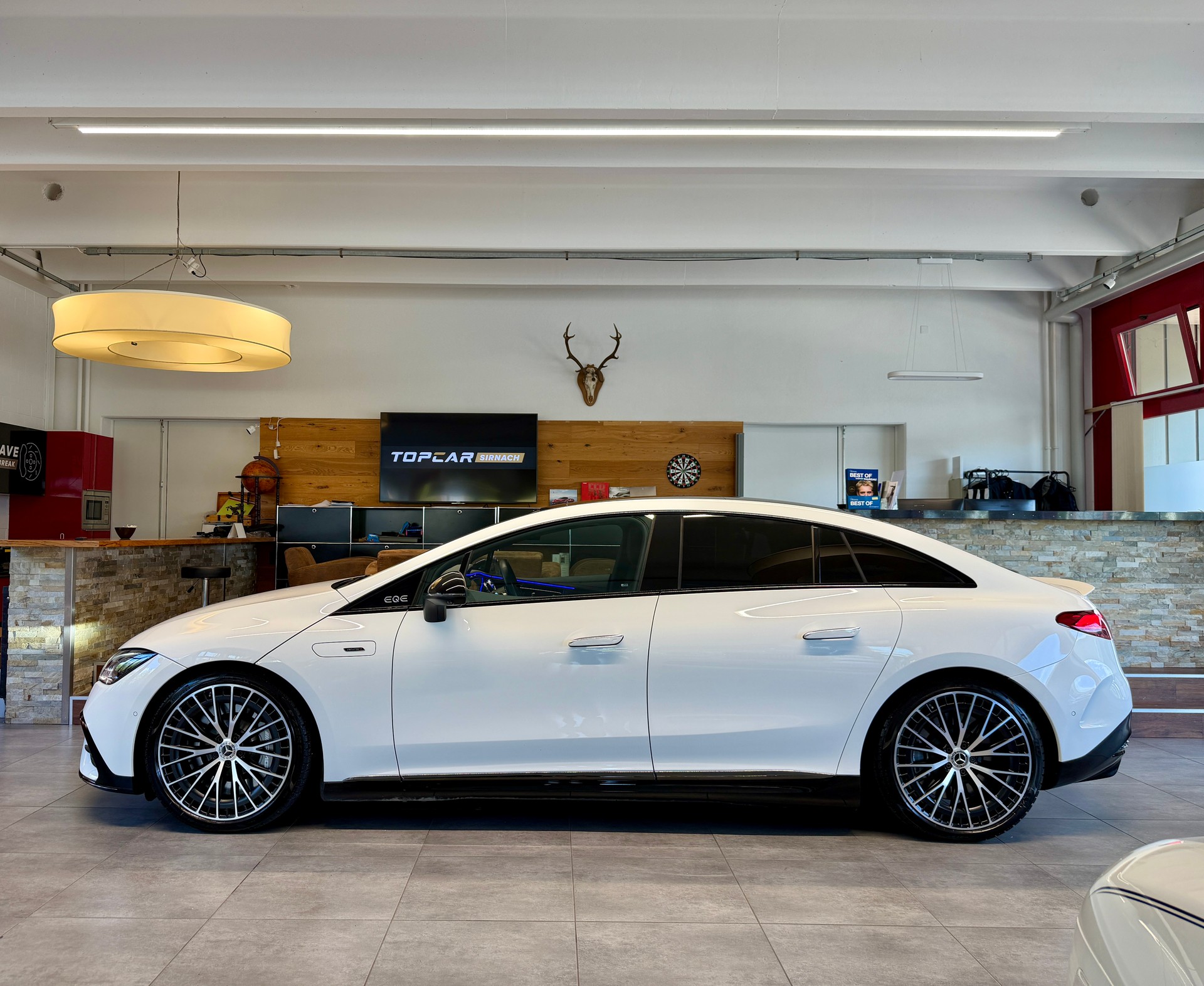 MERCEDES-BENZ EQE 53 AMG 4 Matic+ Executive Edition-image-2