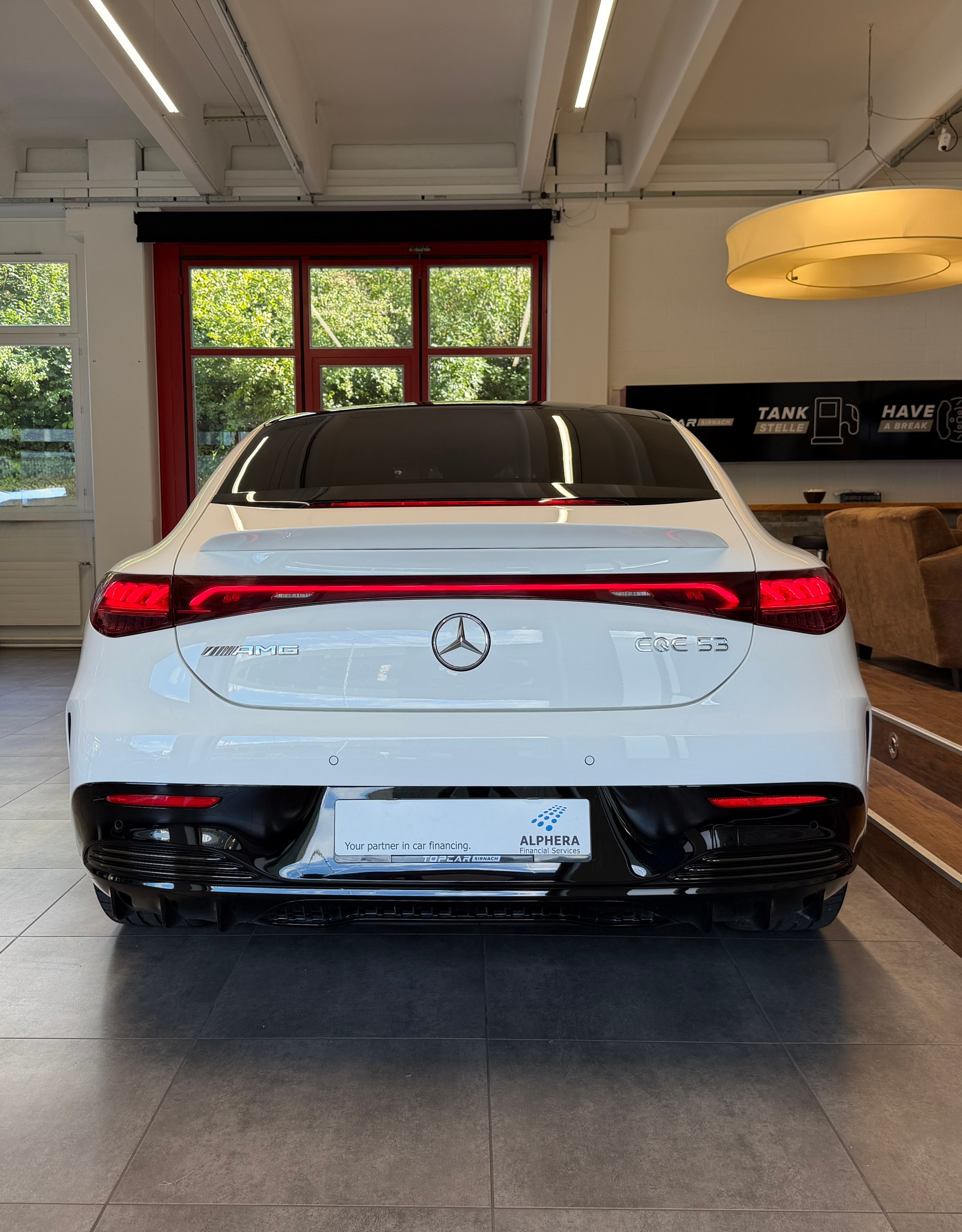 MERCEDES-BENZ EQE 53 AMG 4 Matic+ Executive Edition-image-4