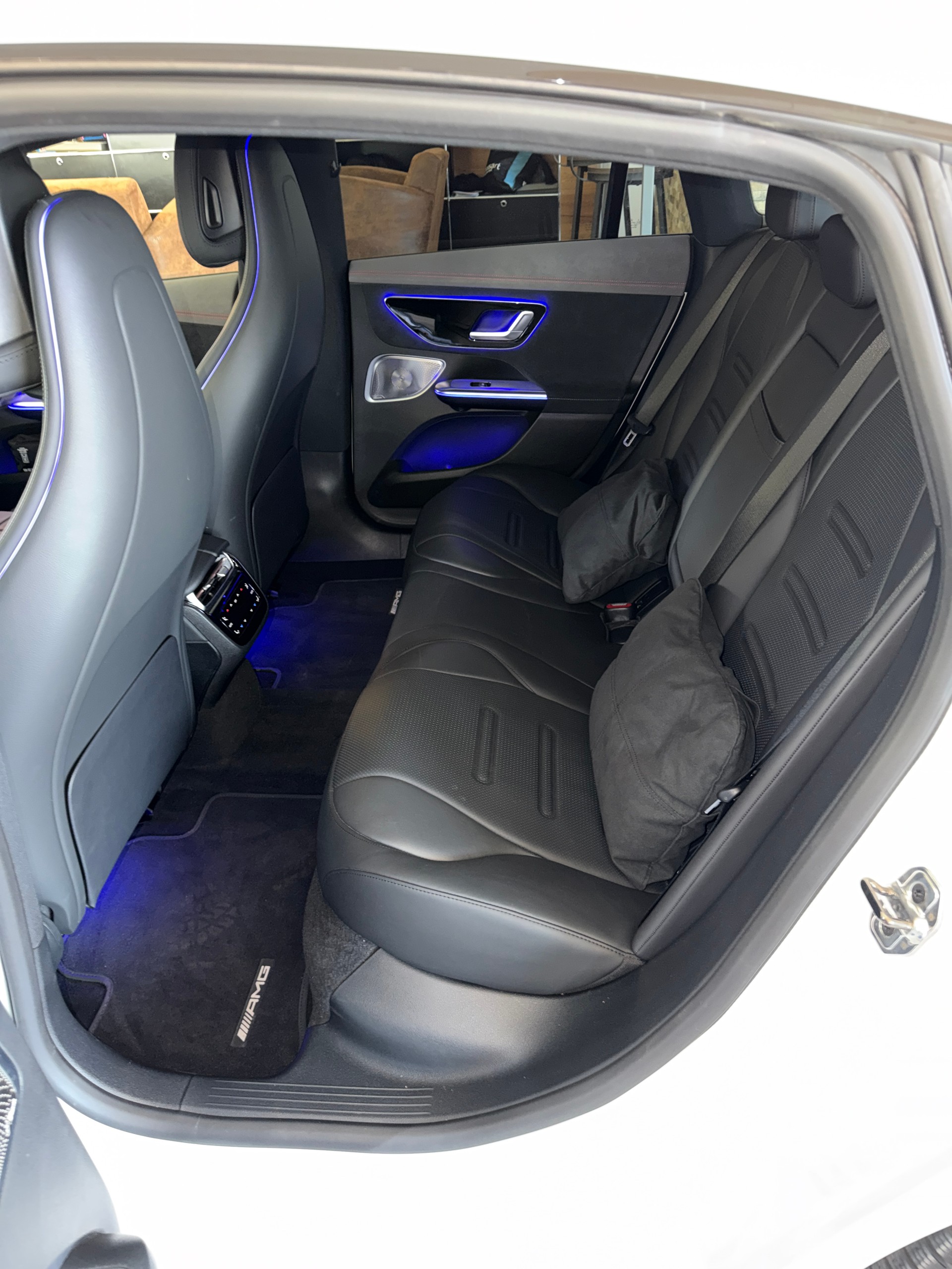 MERCEDES-BENZ EQE 53 AMG 4 Matic+ Executive Edition-image-12