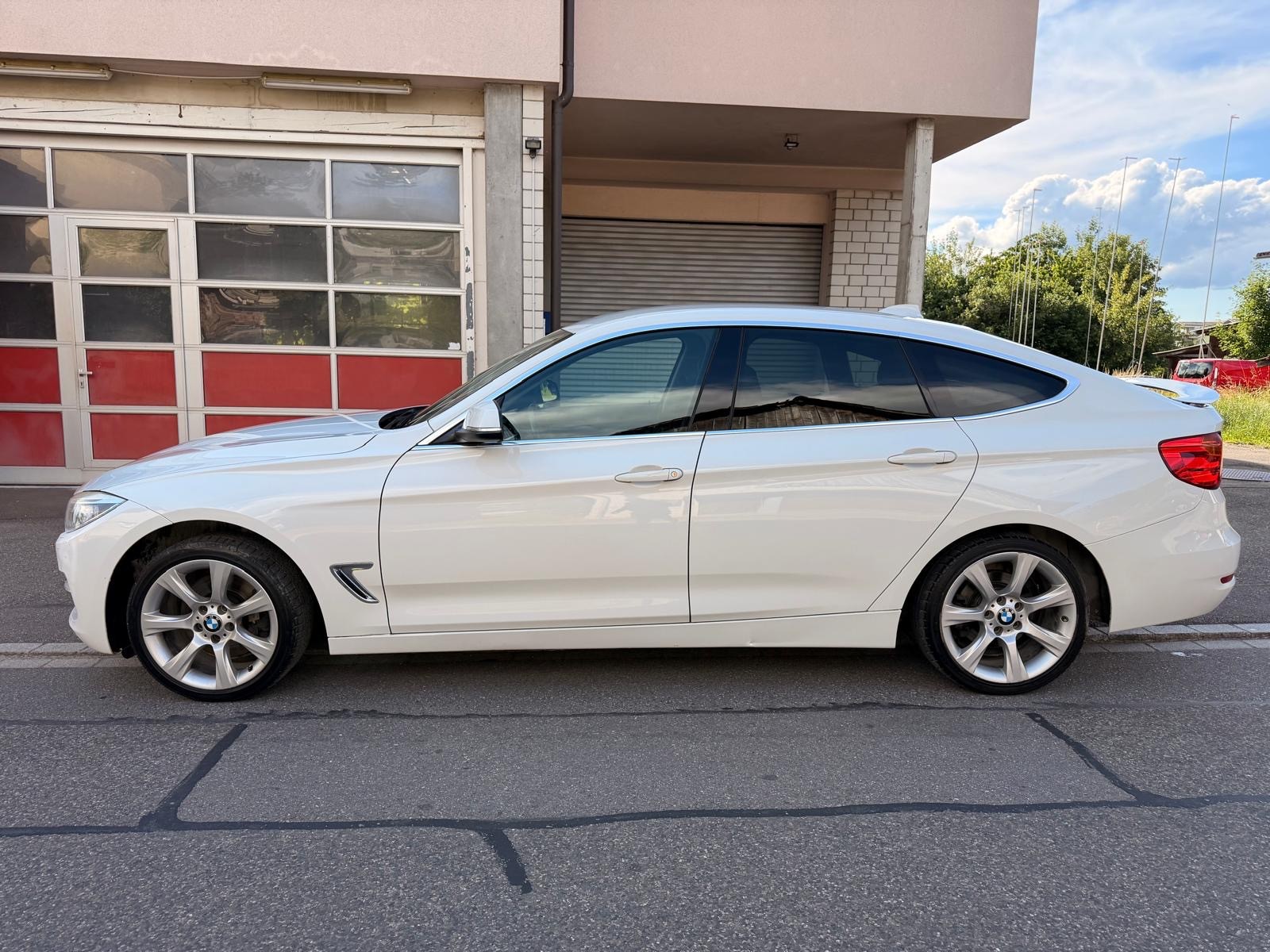 BMW 328i GT xDrive Steptronic-image-1