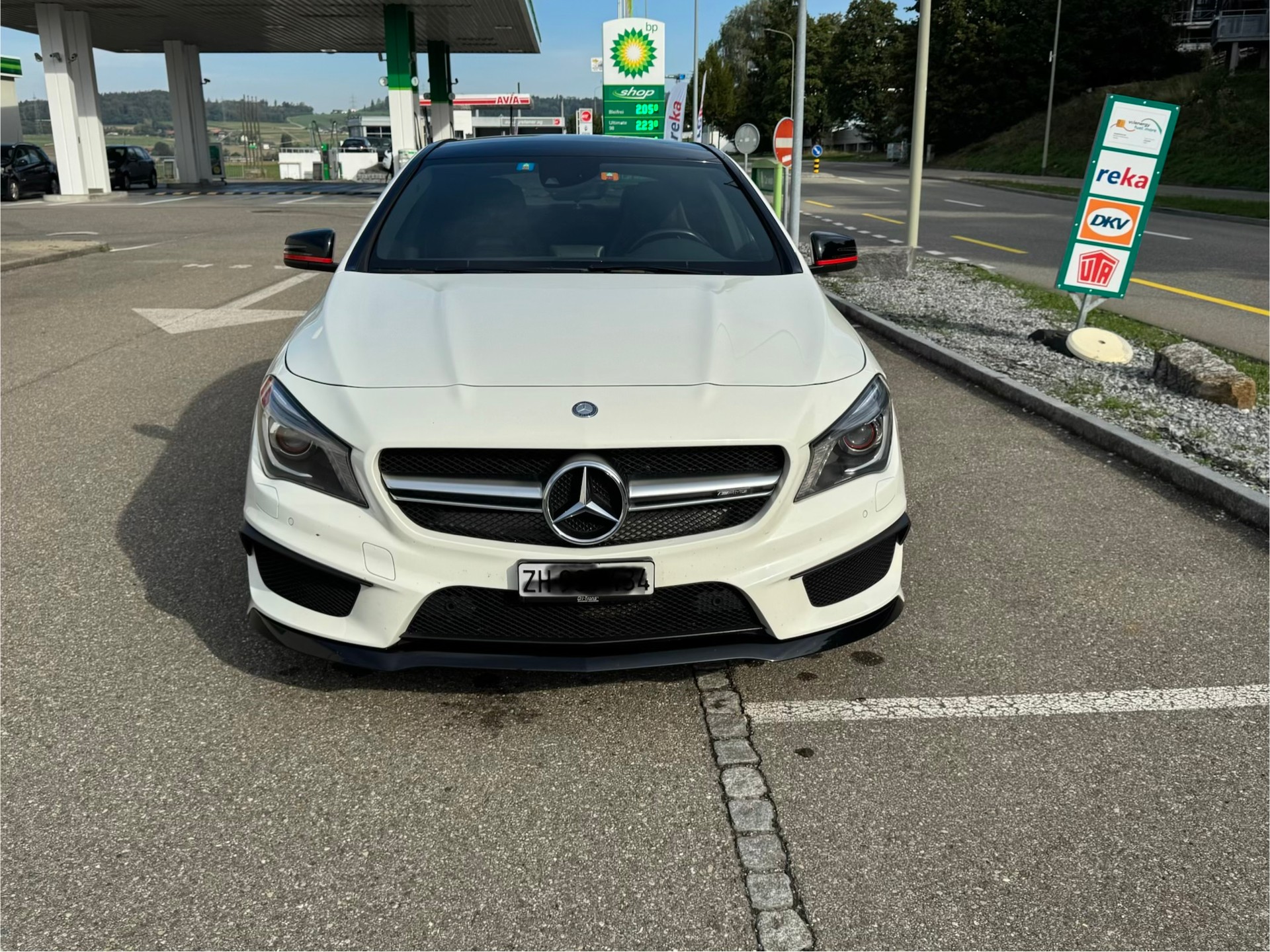 MERCEDES-BENZ CLA 45 AMG 4m-image-2