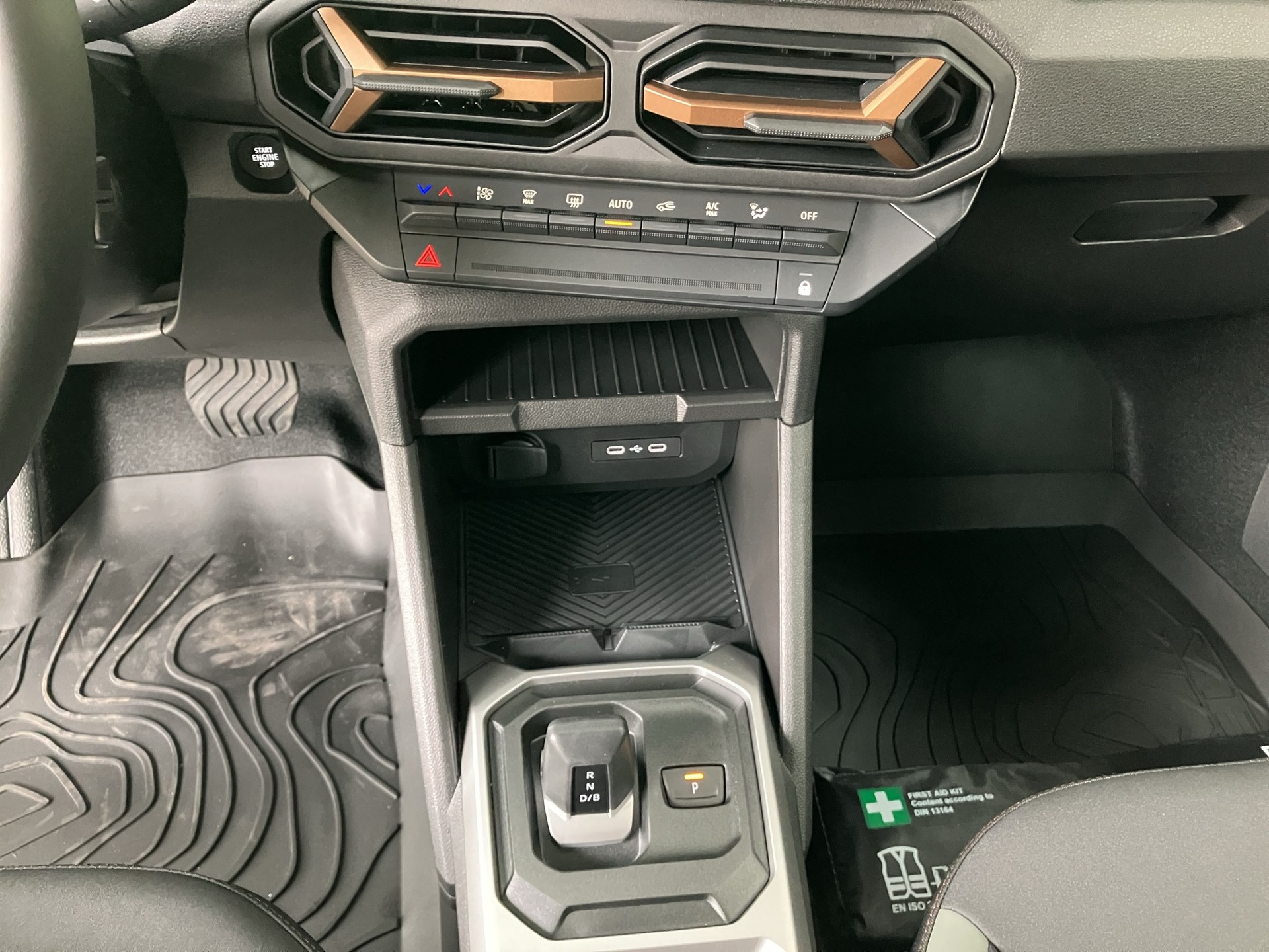 DACIA Duster HEV 155 Extreme-image-11