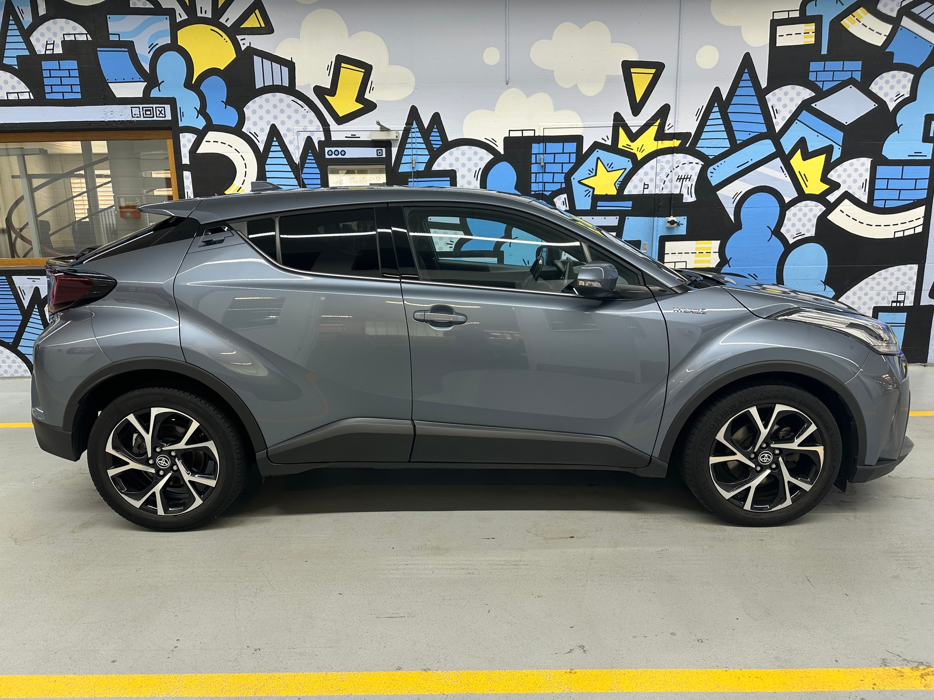 TOYOTA C-HR 1.8 HSD CVT Trend-image-2