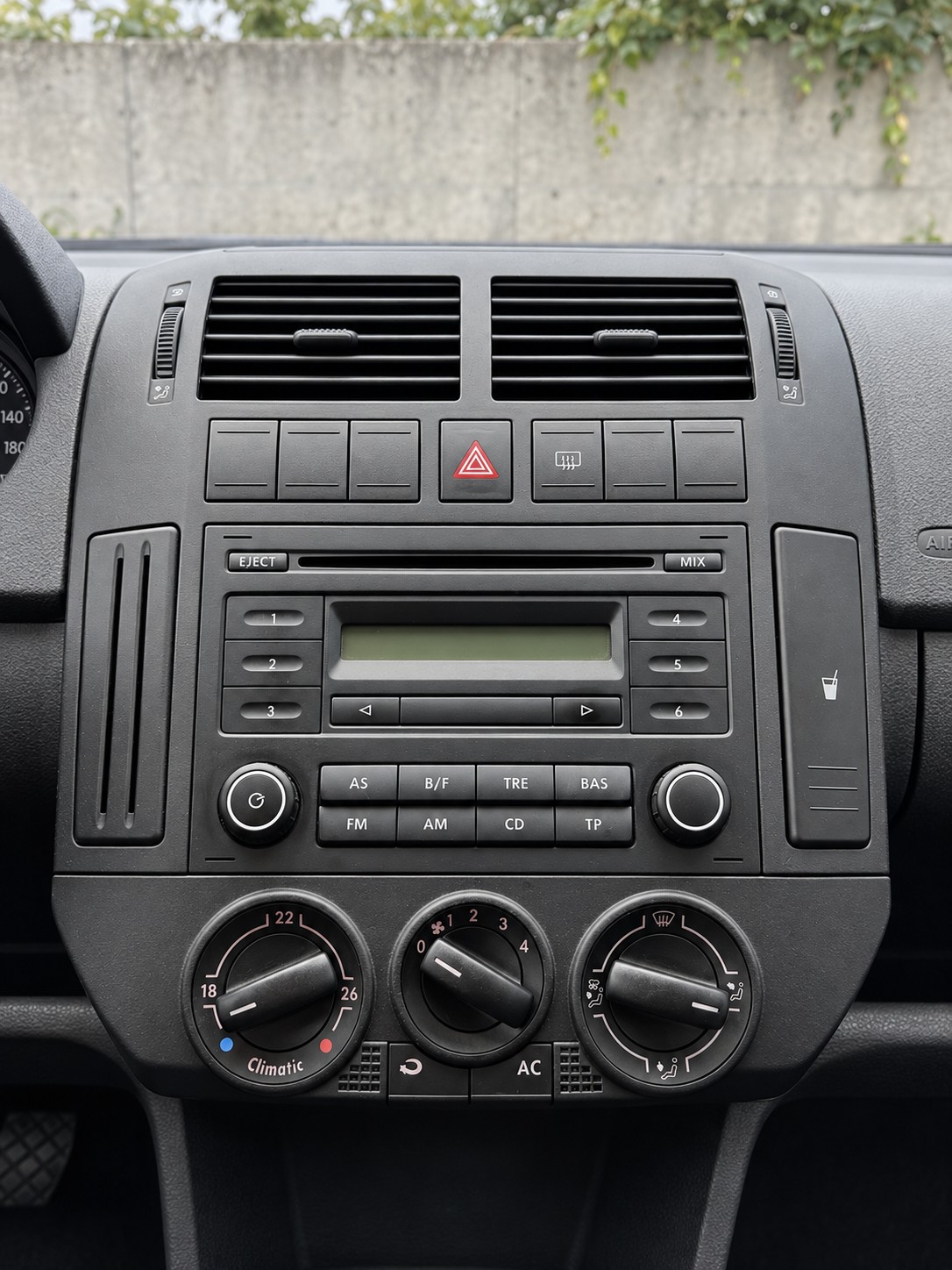 VW Polo 1.2 Comfortline | ab MFK & Service | Klima-image-8