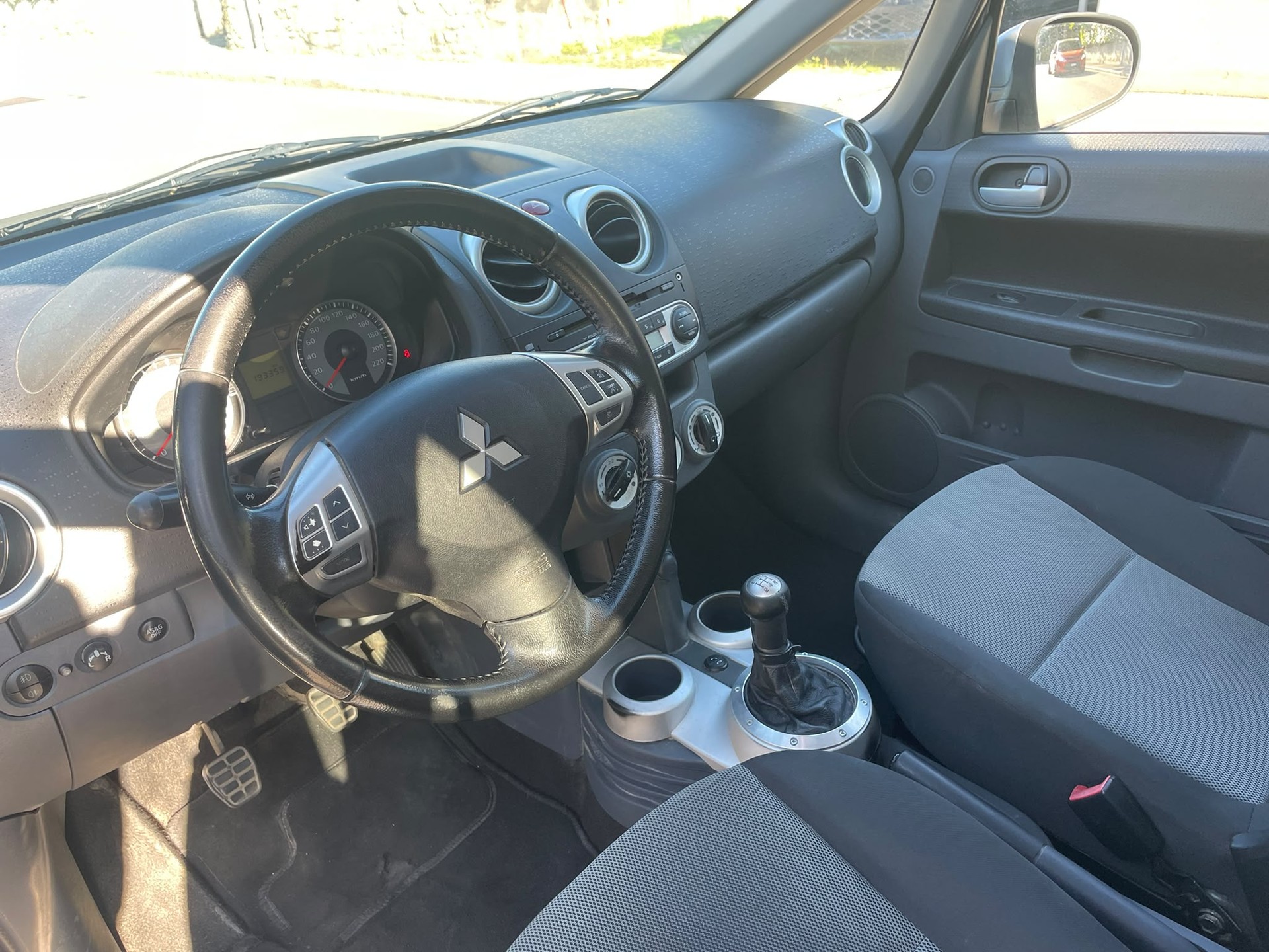 MITSUBISHI Colt 1.3 16V Jubilé (35) ClearTec-image-6