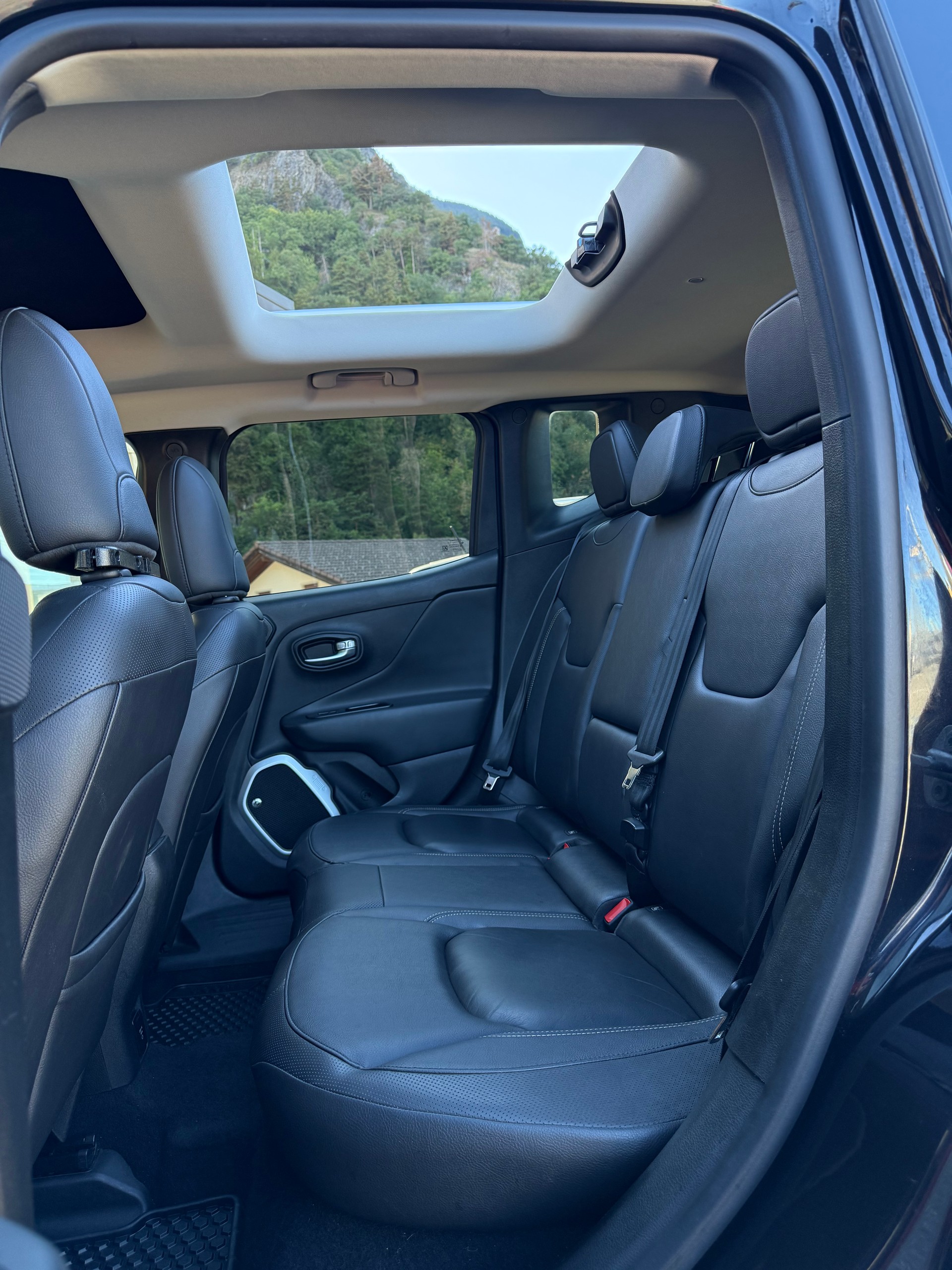 JEEP Renegade 1.4 Turbo Limited AWD-image-10