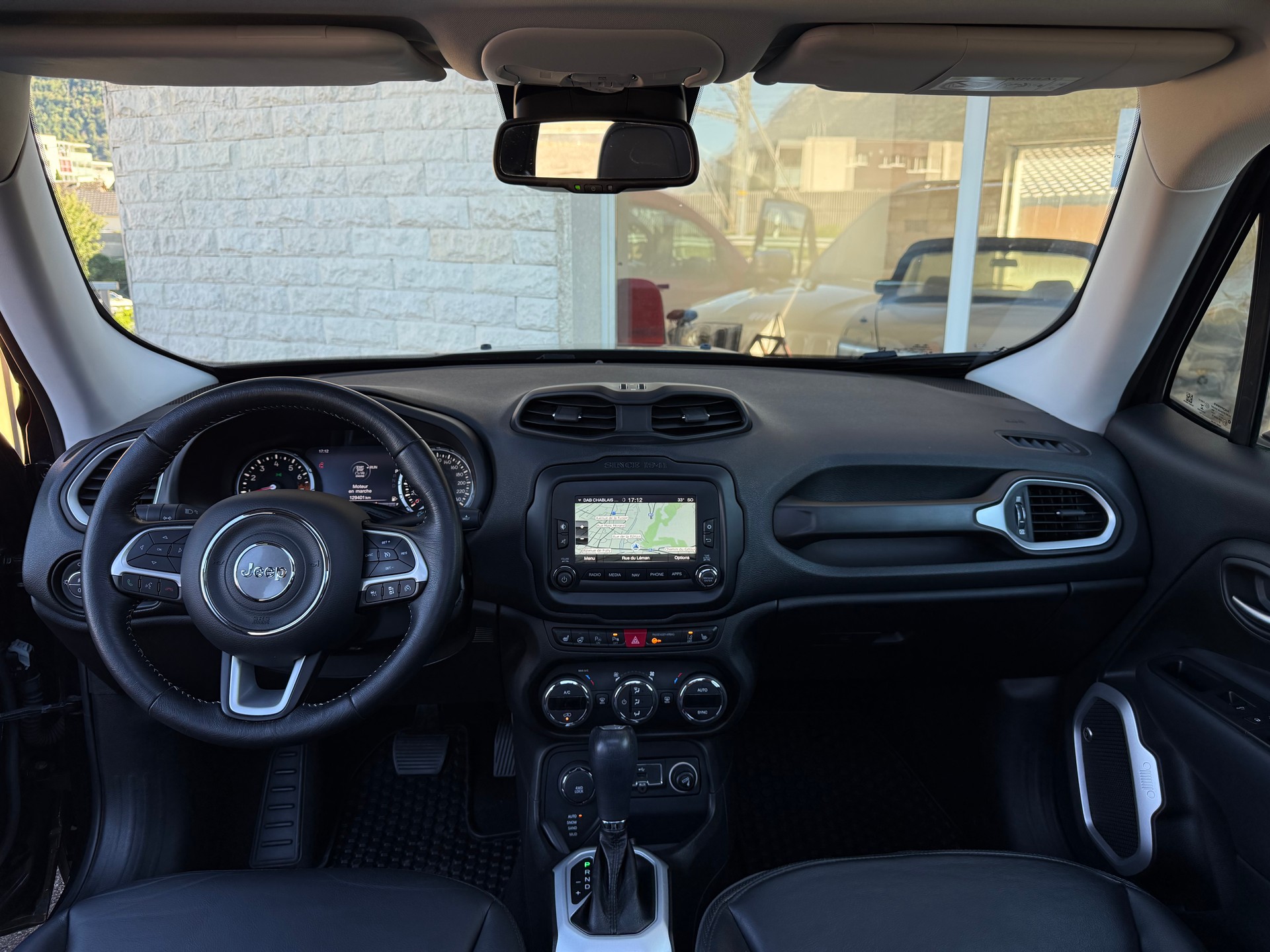 JEEP Renegade 1.4 Turbo Limited AWD-image-11