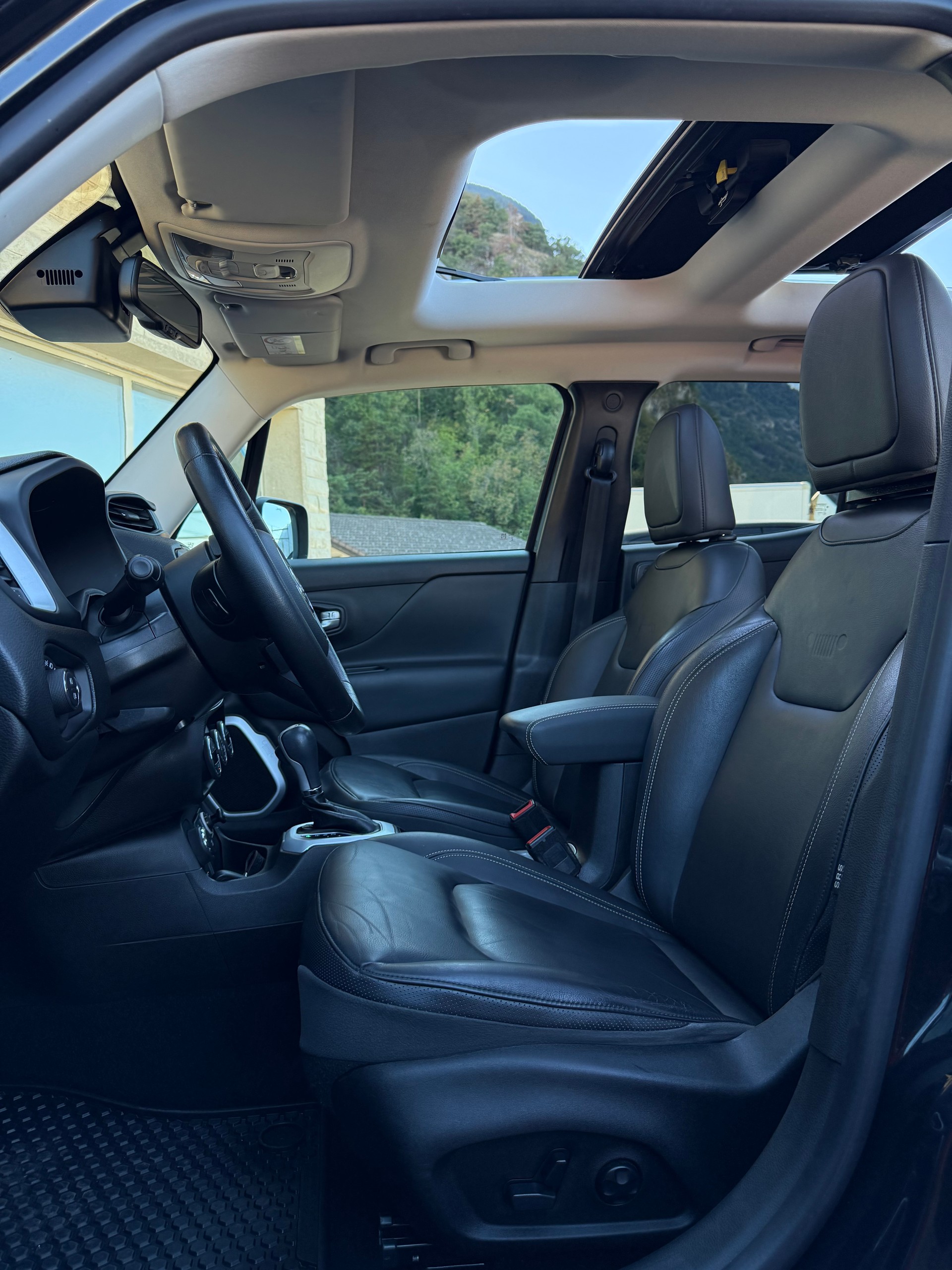 JEEP Renegade 1.4 Turbo Limited AWD-image-9